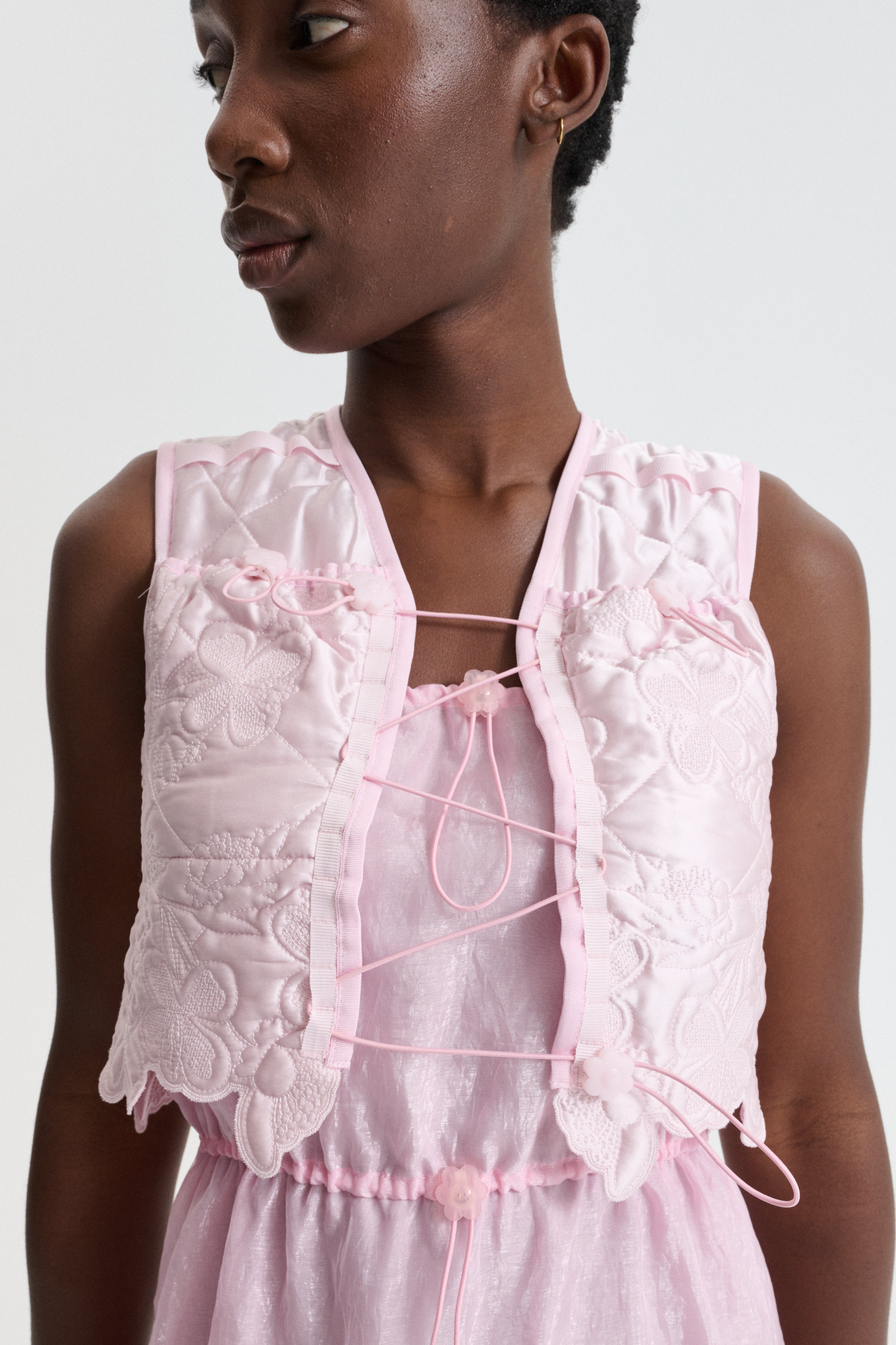 BRENO | VEST EMB SILK QUILT SOFT PINK