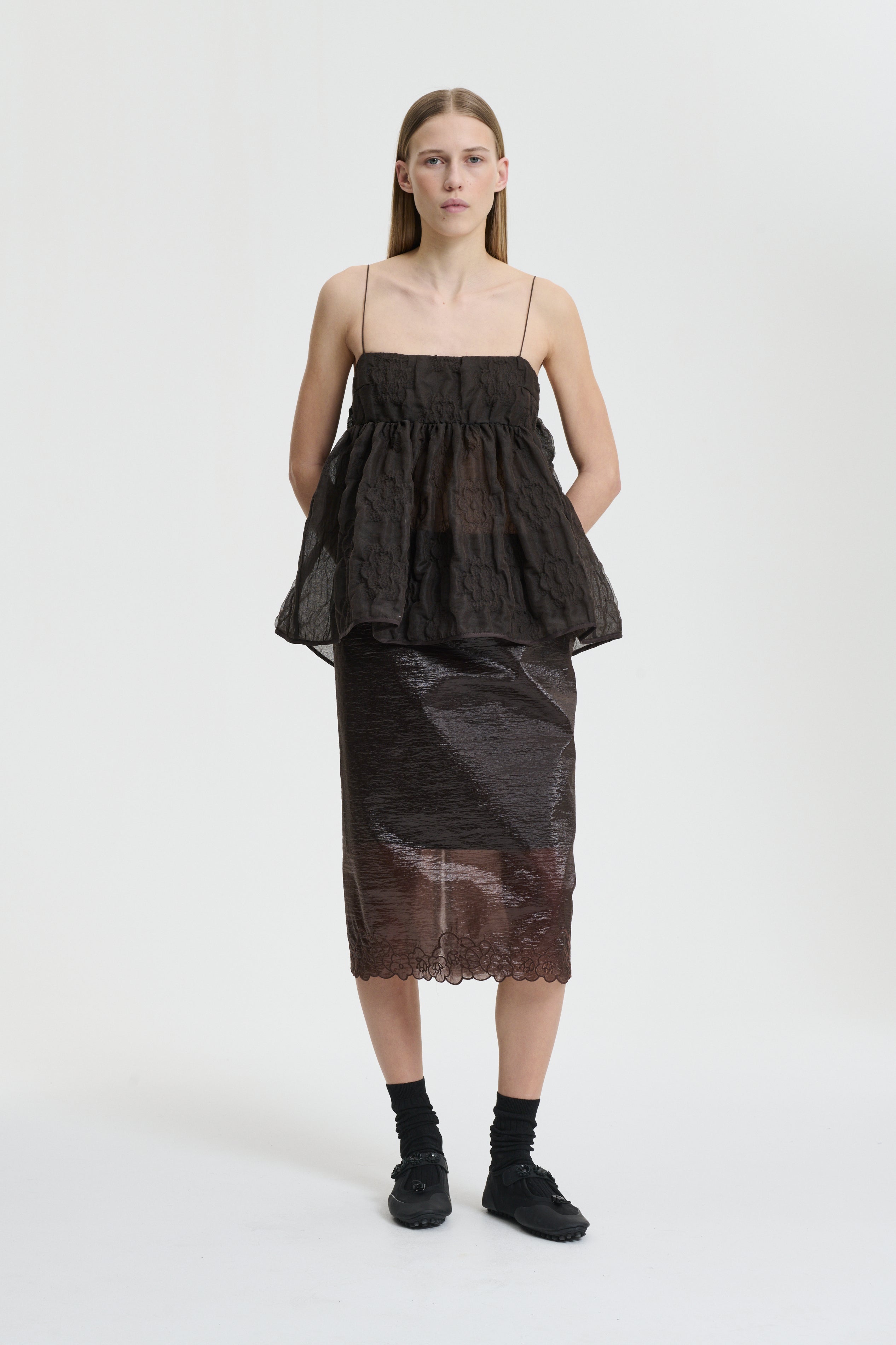 VERONICA | TOP AVENS MATELASSÉ SOIL BROWN