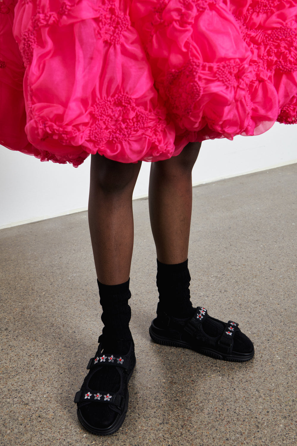 VALERIA | TRUEAL EMBELLISHED CLOQUE BLACK/RED