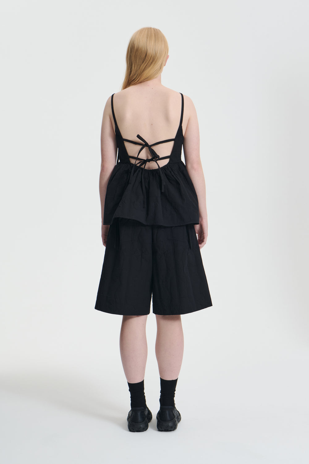 AKIRA | TOP FLORA MATELASSÉ BLACK
