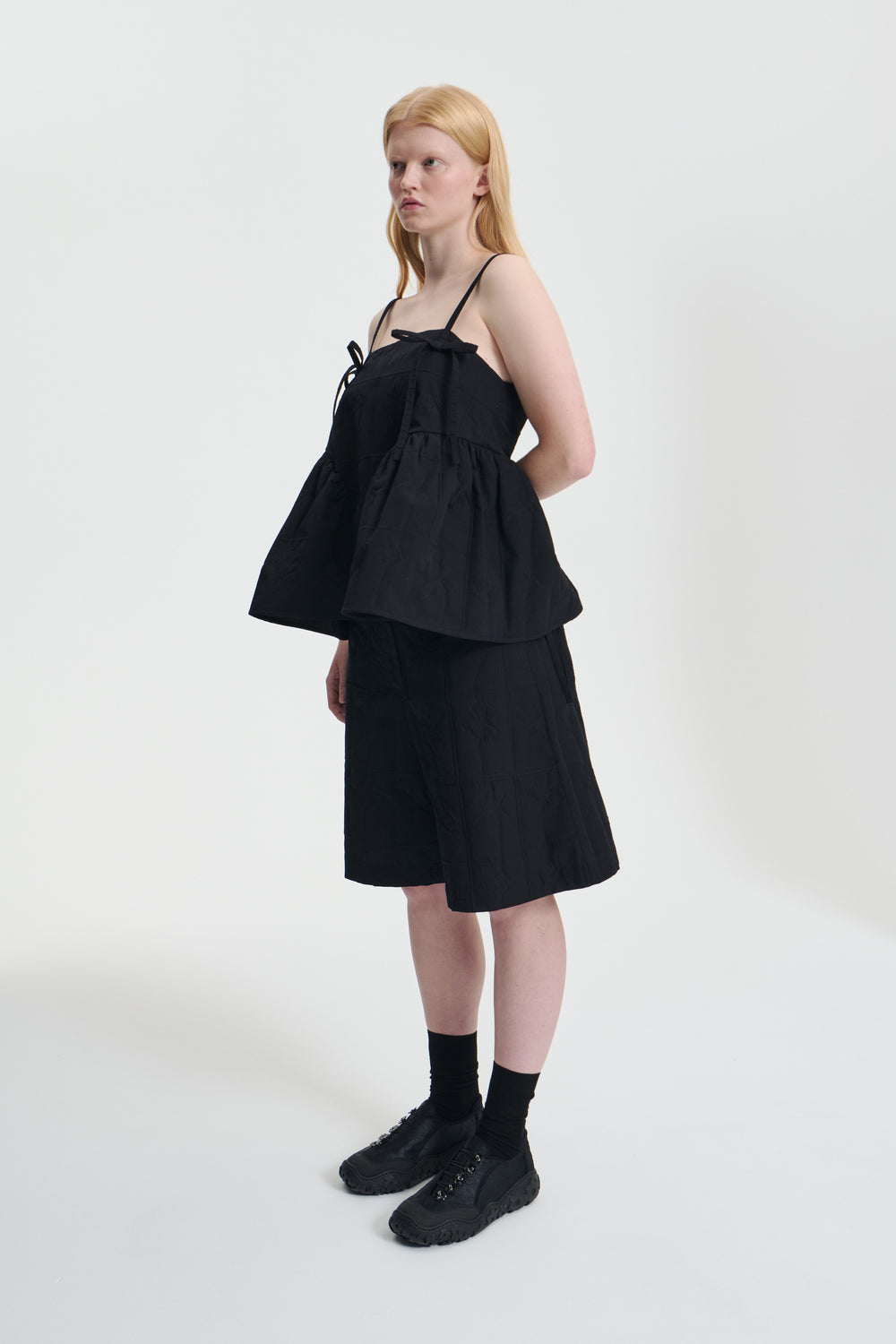 AKIRA | TOP FLORA MATELASSÉ BLACK