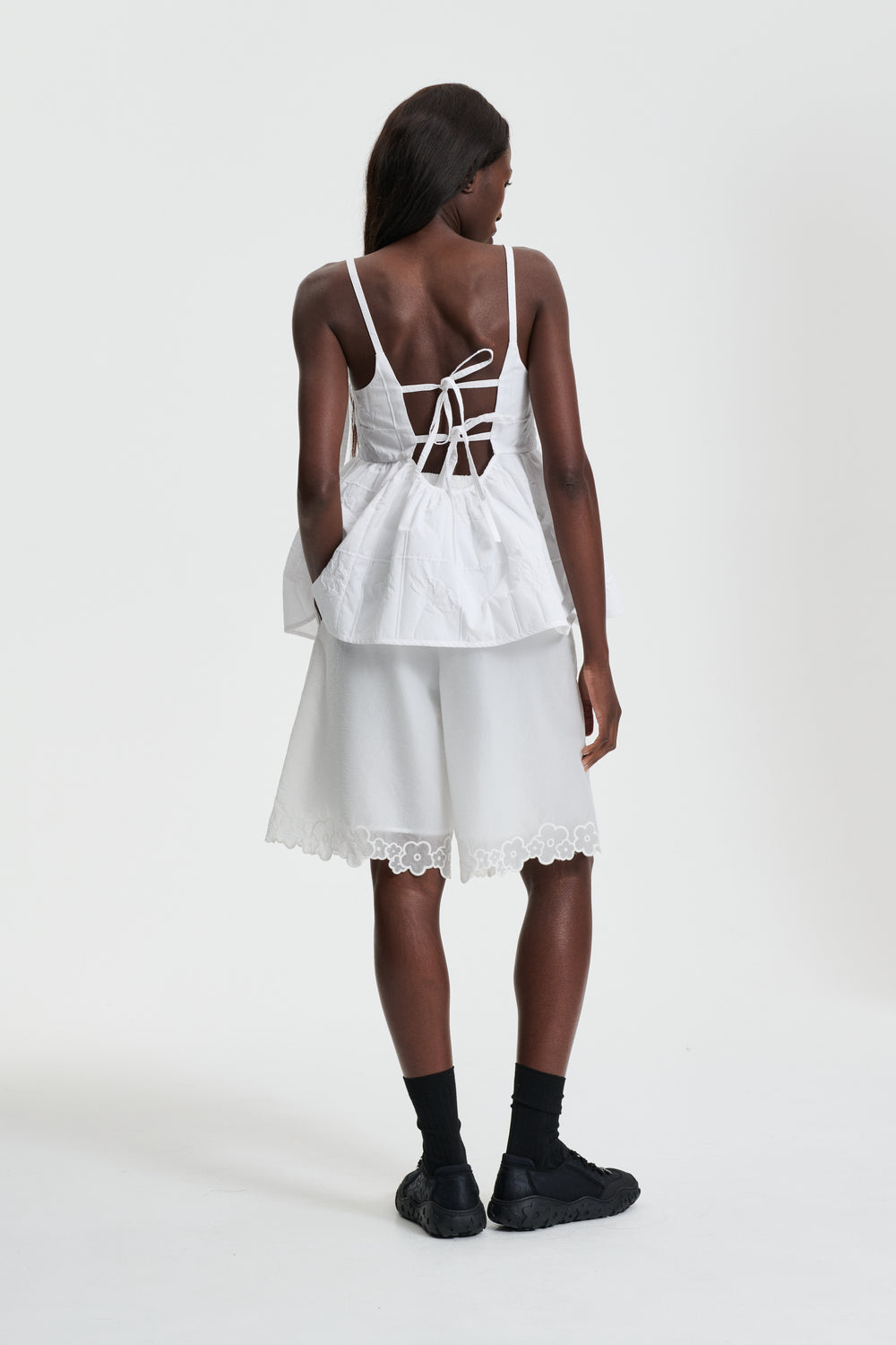AKIRA | TOP FLORA MATELASSÉ WHITE