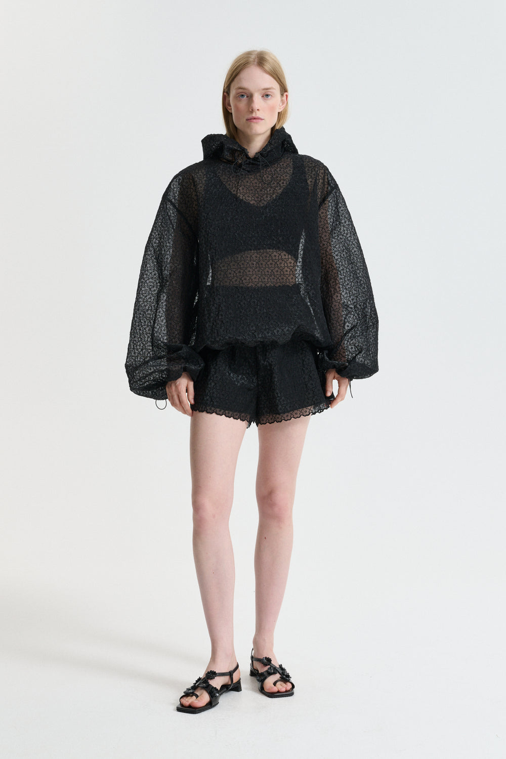 CBSHILA | HOODIE WINDFLOWER EMB BLACK