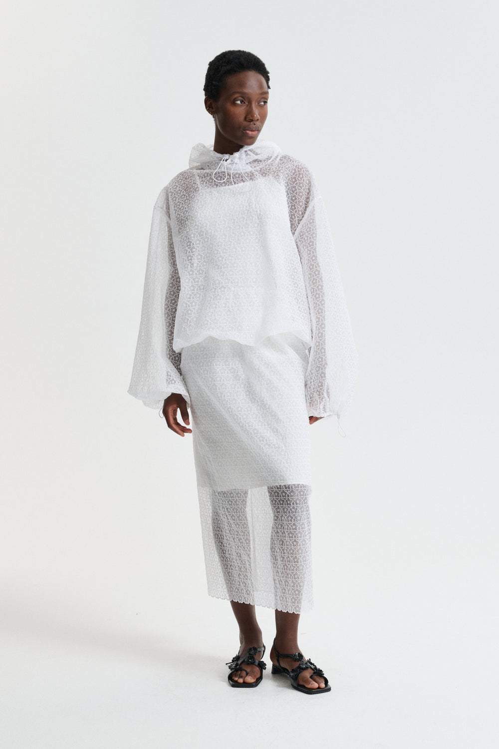 CBSHILA | HOODIE WINDFLOWER EMB WHITE