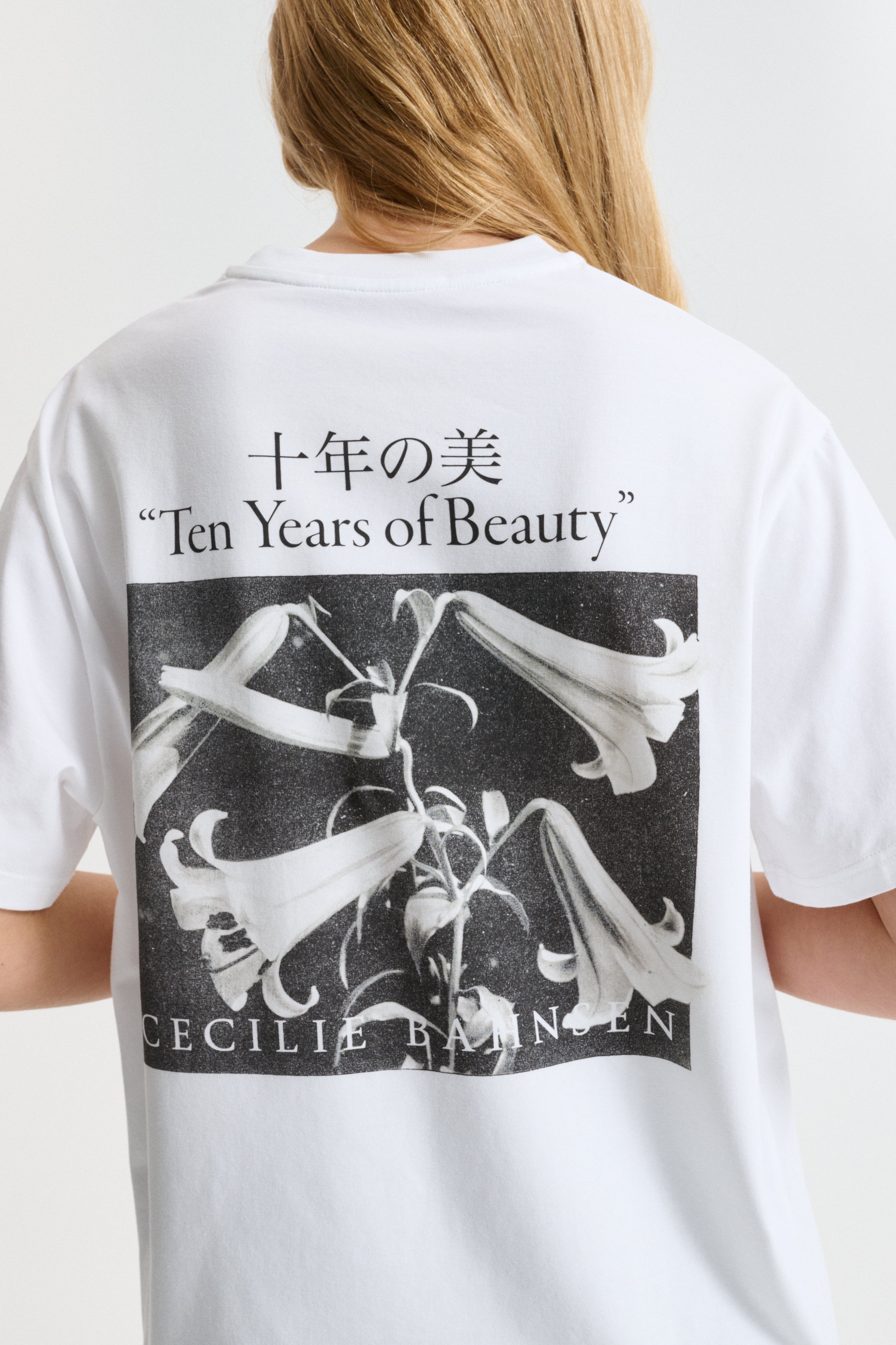 CBDOROTHY | T-SHIRT PRINTED JERSEY WHITE / BLACK – Cecilie Bahnsen