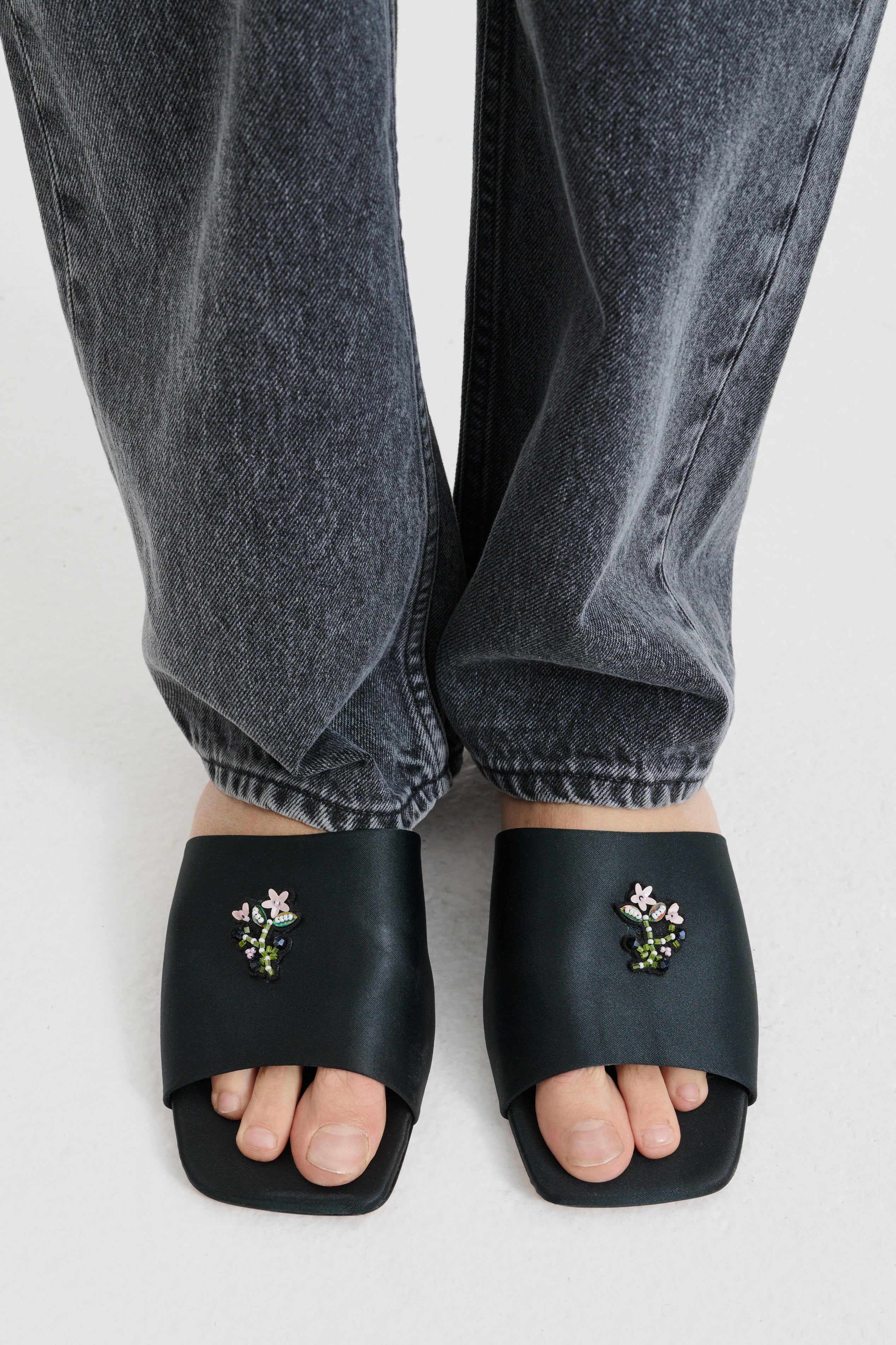 CBGARRON | SLIDE BEADED SATIN BLACK