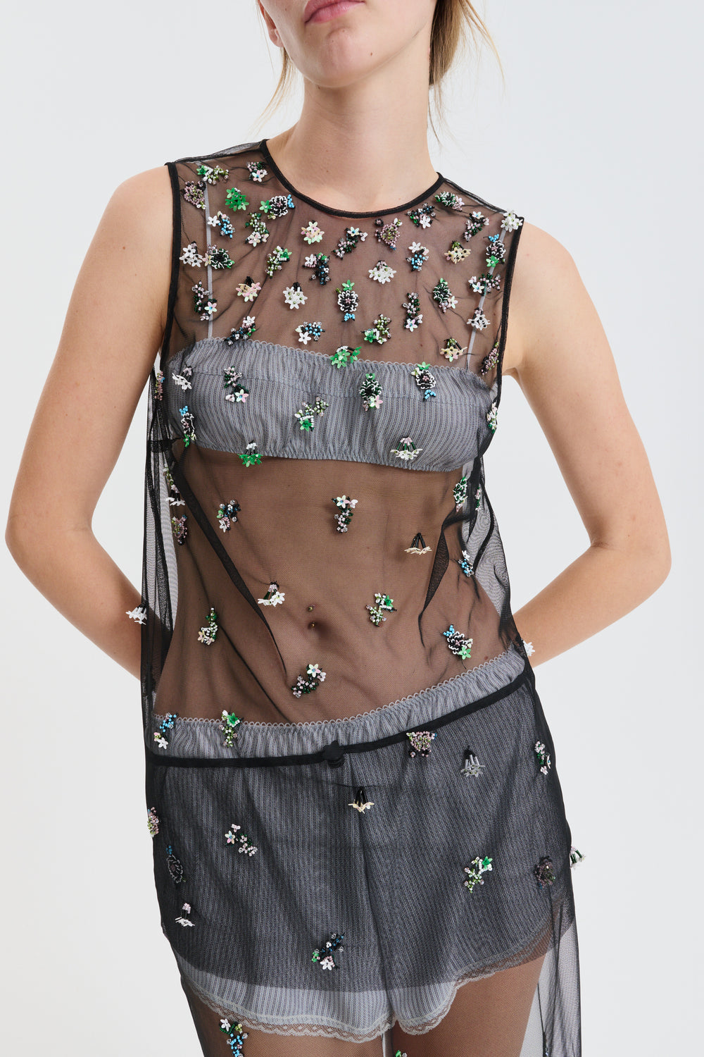 CBALBA | TOP WILDFLOWER APPLIQUÈ BLACK MULTI