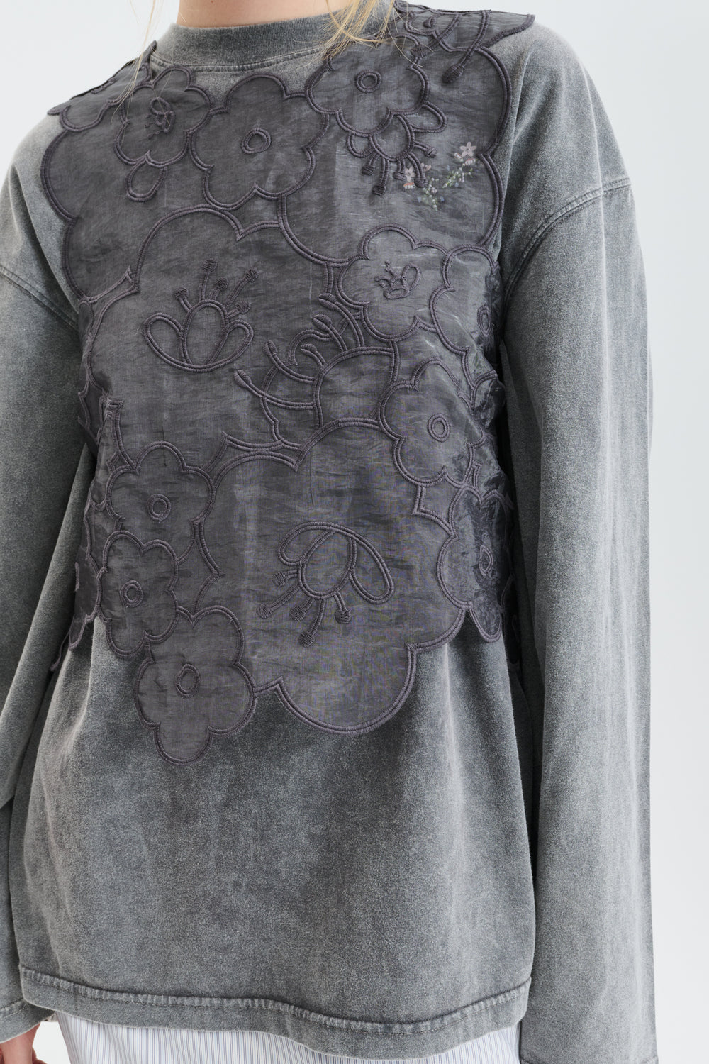 CBBLAKE | TOP EMBROIDERED MYRTIA GREY