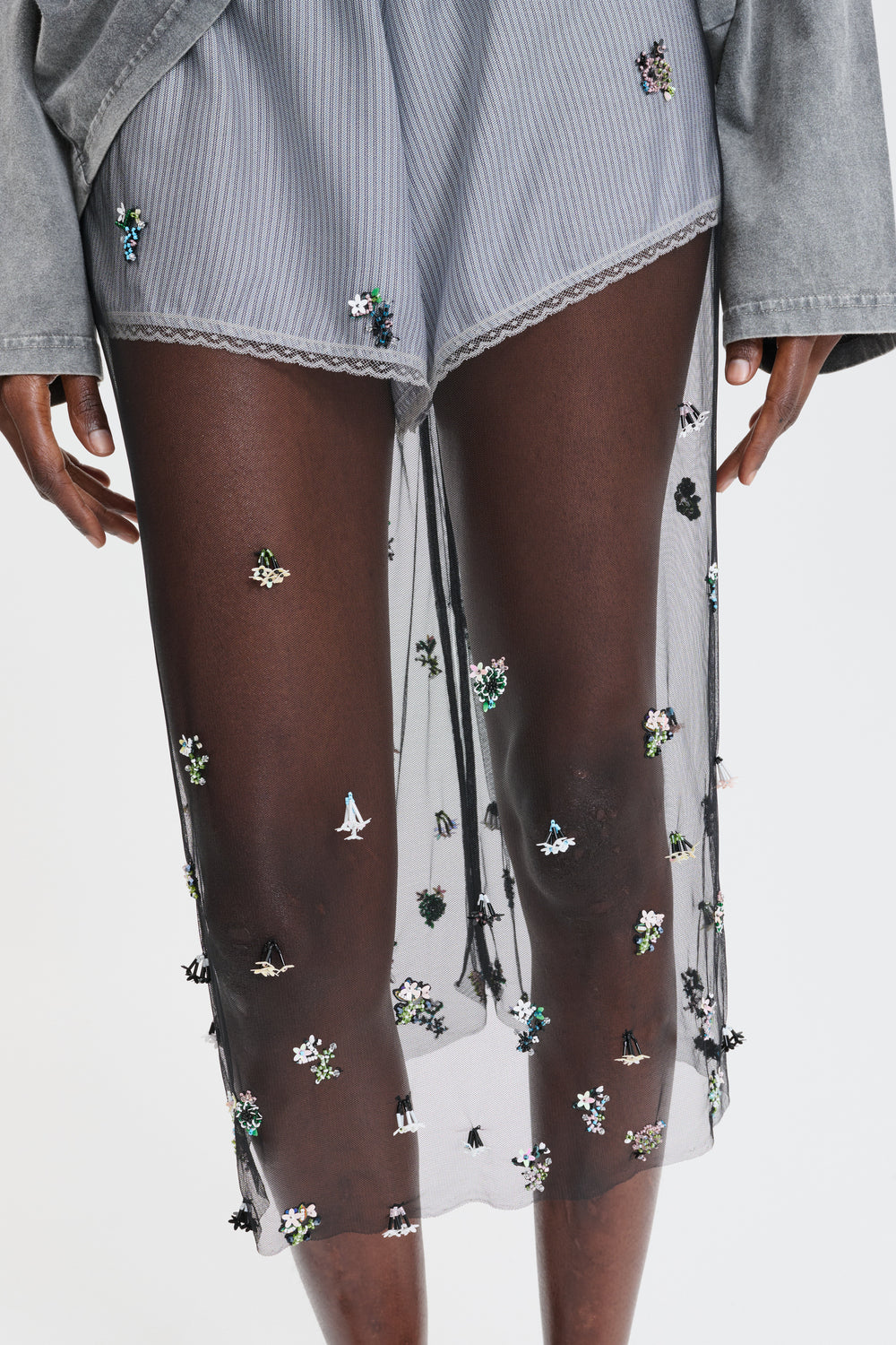 CBBRIA | SKIRT WILDFLOWER APPLIQUÈ BLACK MULTI