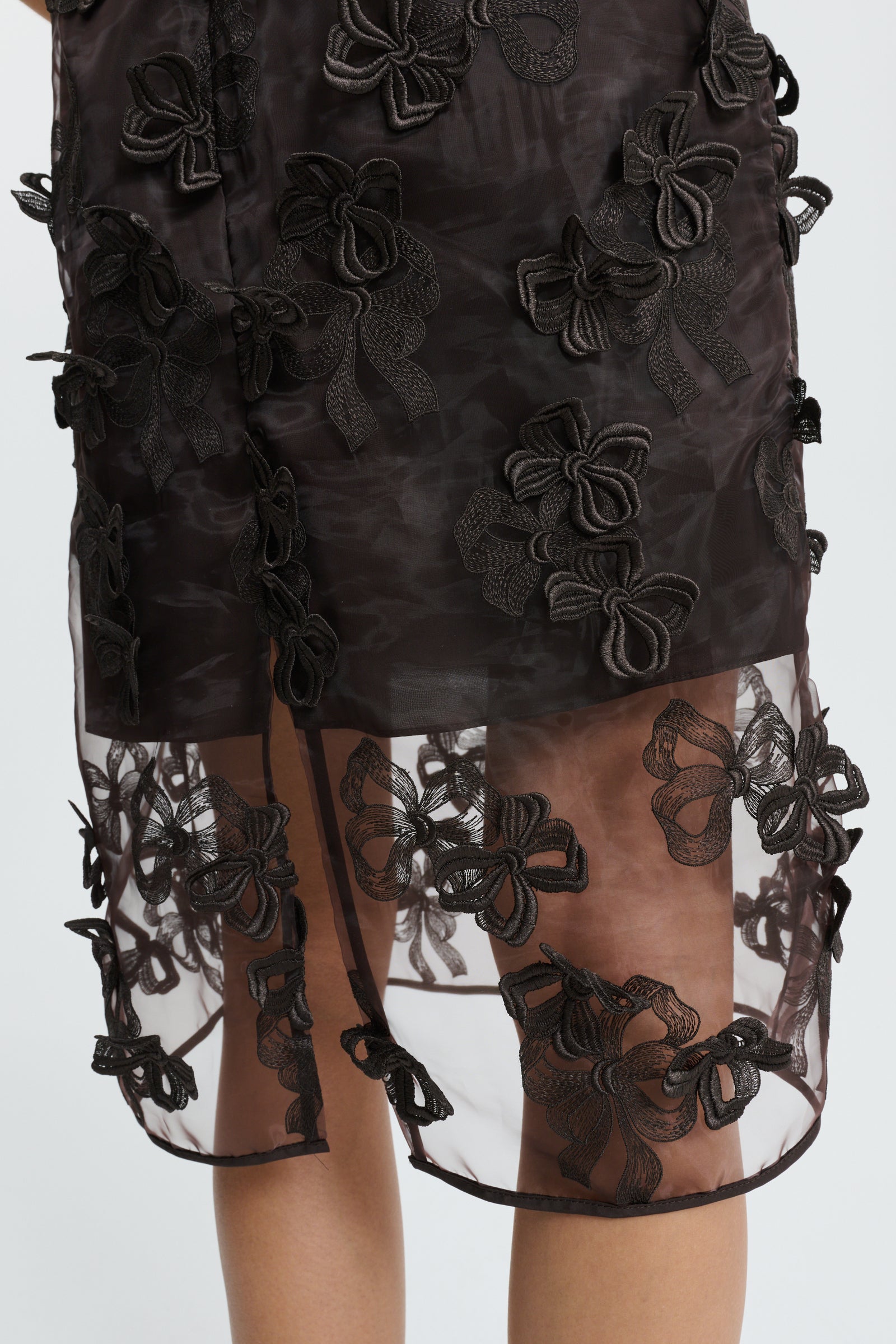 CBDEVIN | DRESS ROSETTE ORGANZA EMB BROWN