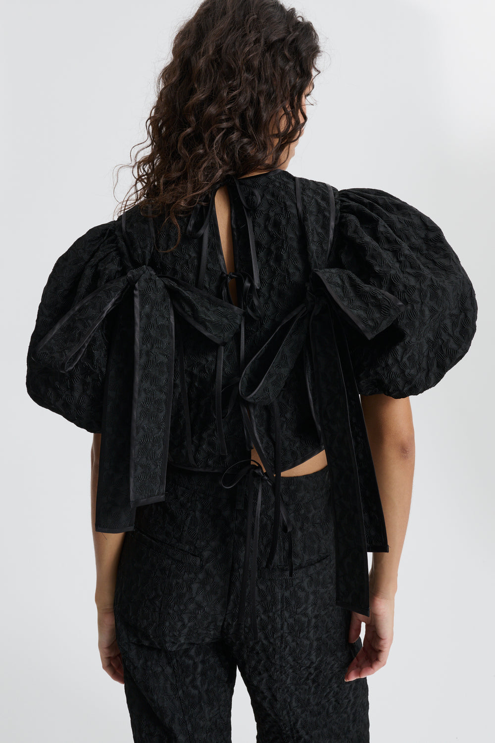 CBFARIS | TOP BEGONIA JACQUARD BLACK