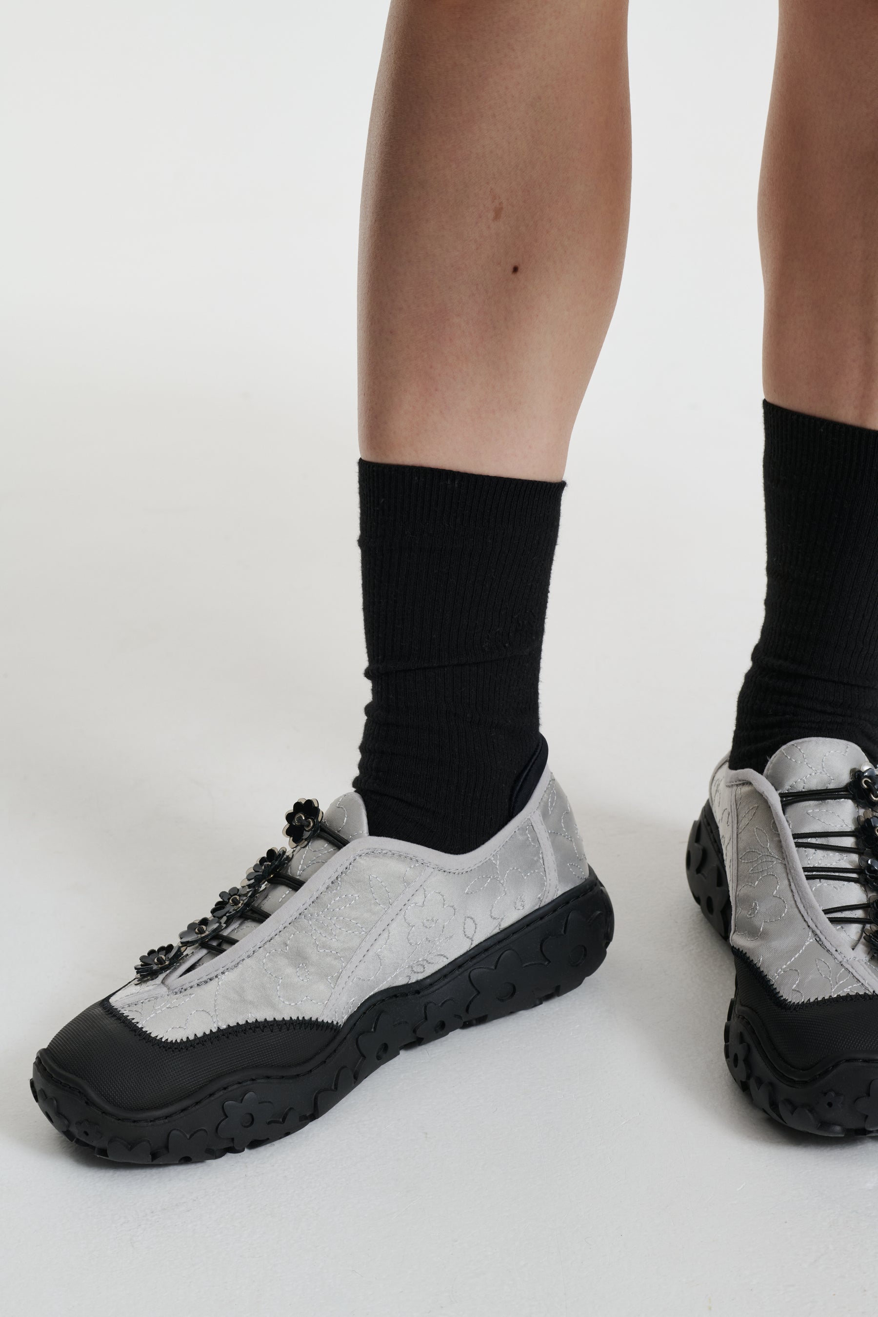 ALINA | SNEAKER EMBROIDERED SATIN GREY