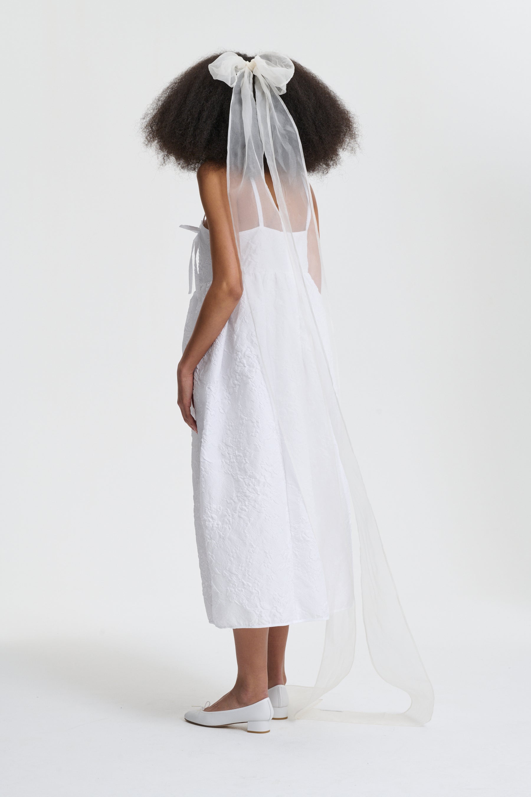美品 クリーニング済 Cecilie Bahnsen セシリーバンセン Kaspanje blouse mist matelasse バックオープン ブラウス UK8 ホワイト レディース 古着 中古 USED AMBRA | DRESS DAHLIA MATELASSE WHITE
