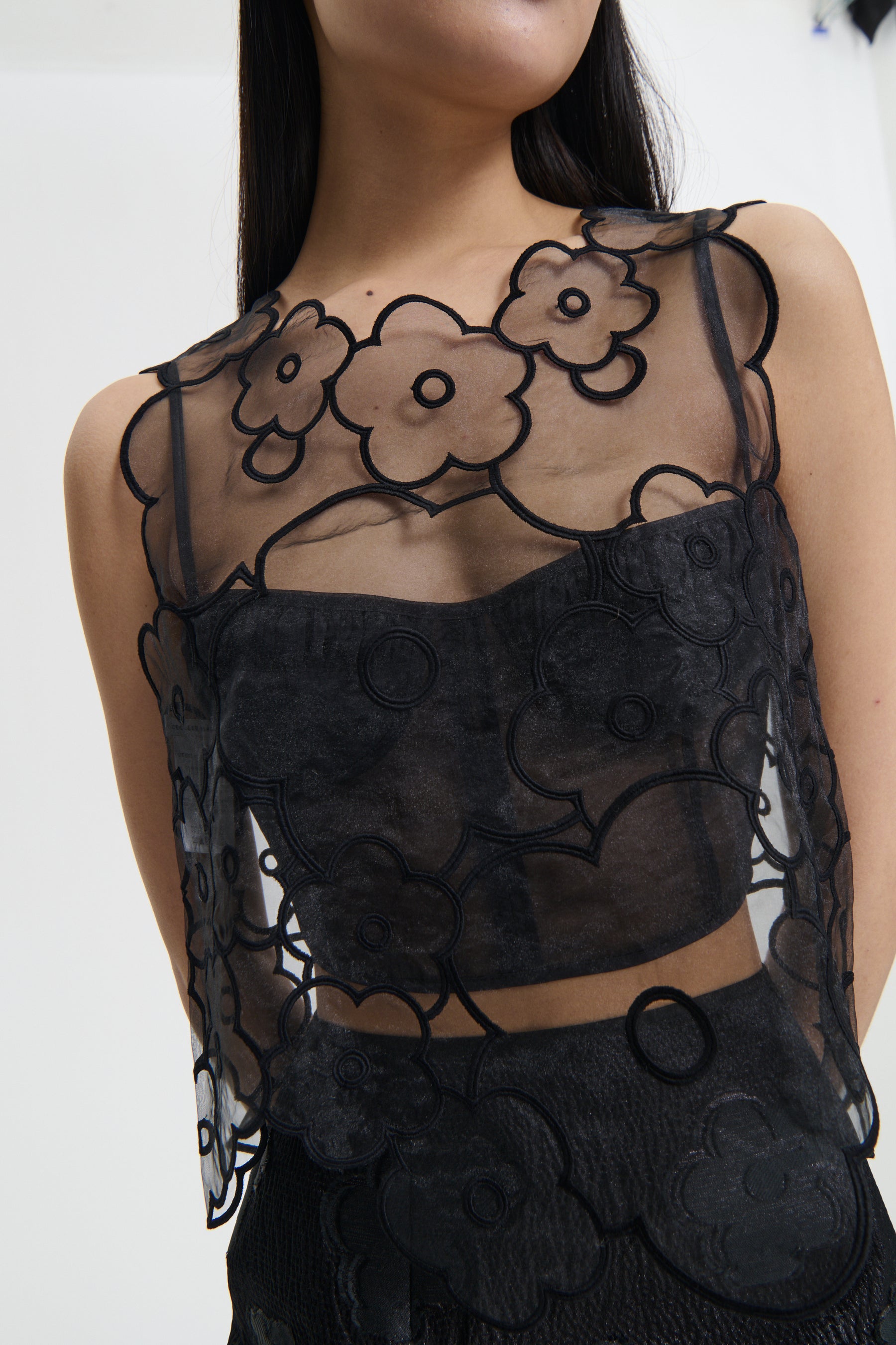 ALFIE | TOP FLOWER EMBROIDERY BLACK