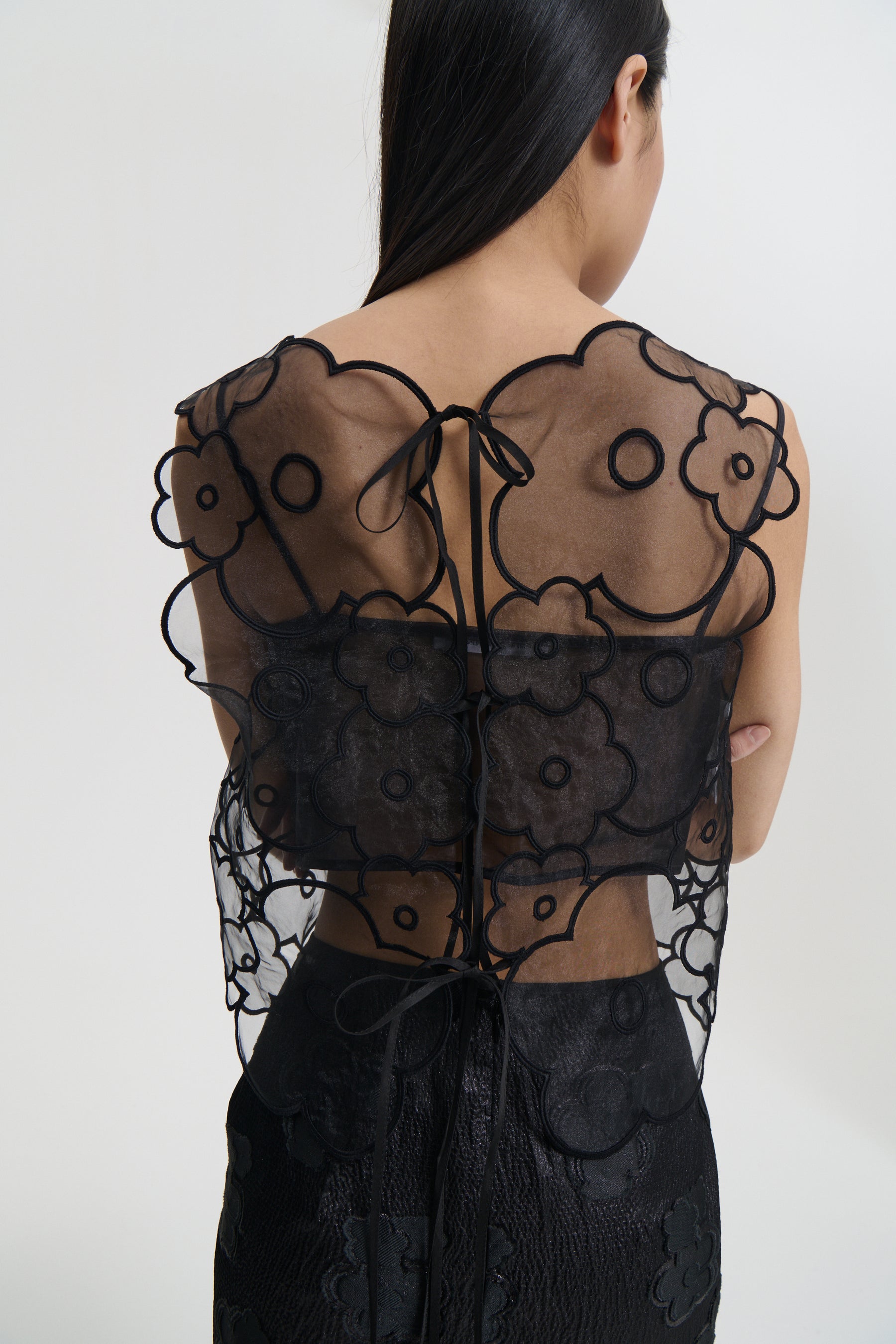 ALFIE | TOP FLOWER EMBROIDERY BLACK ALFIE | TOP FLOWER EMBROIDERY BLACK