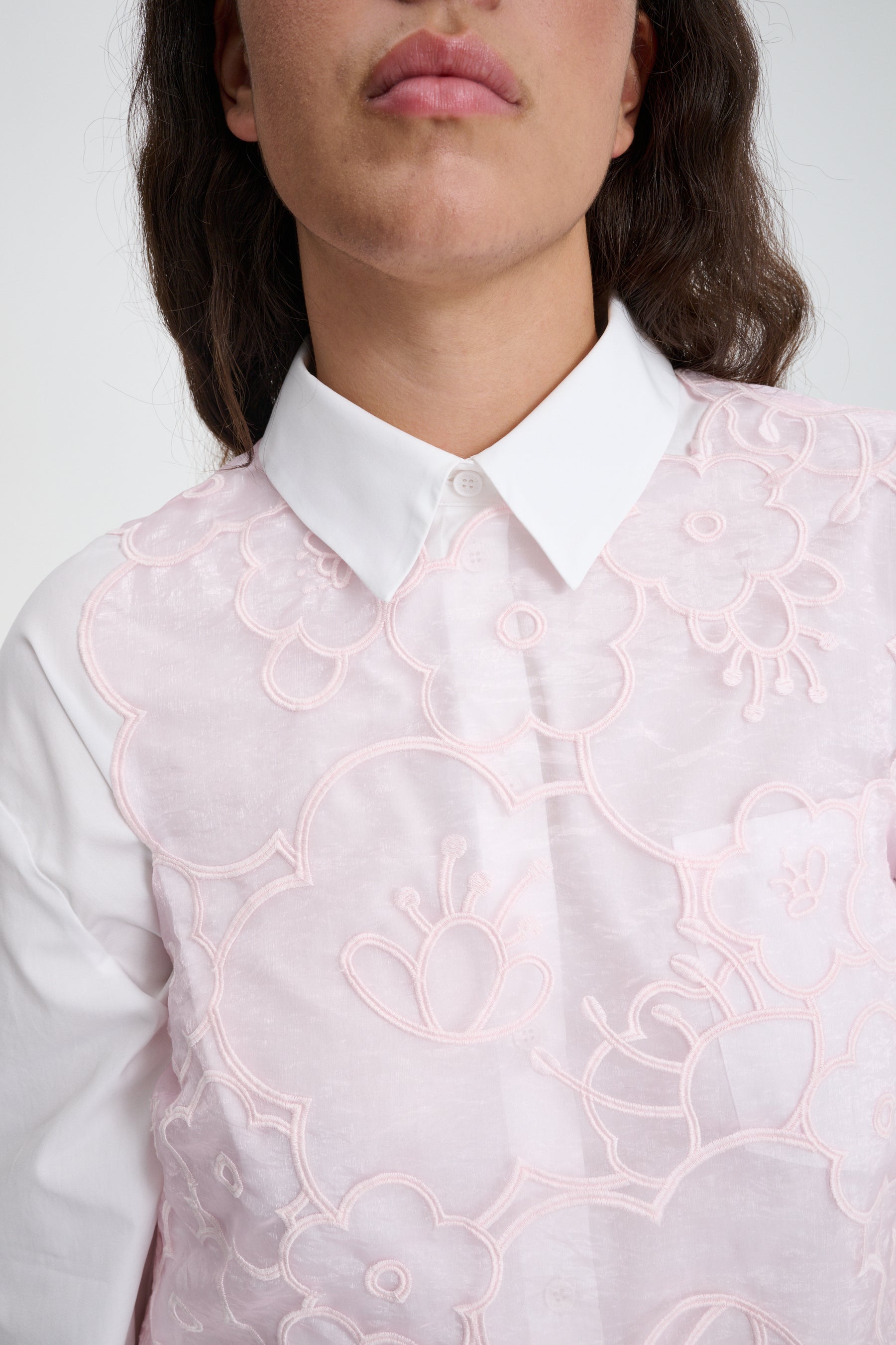 BLAKE | TOP EMBROIDERED MYRTIA LIGHT PINK