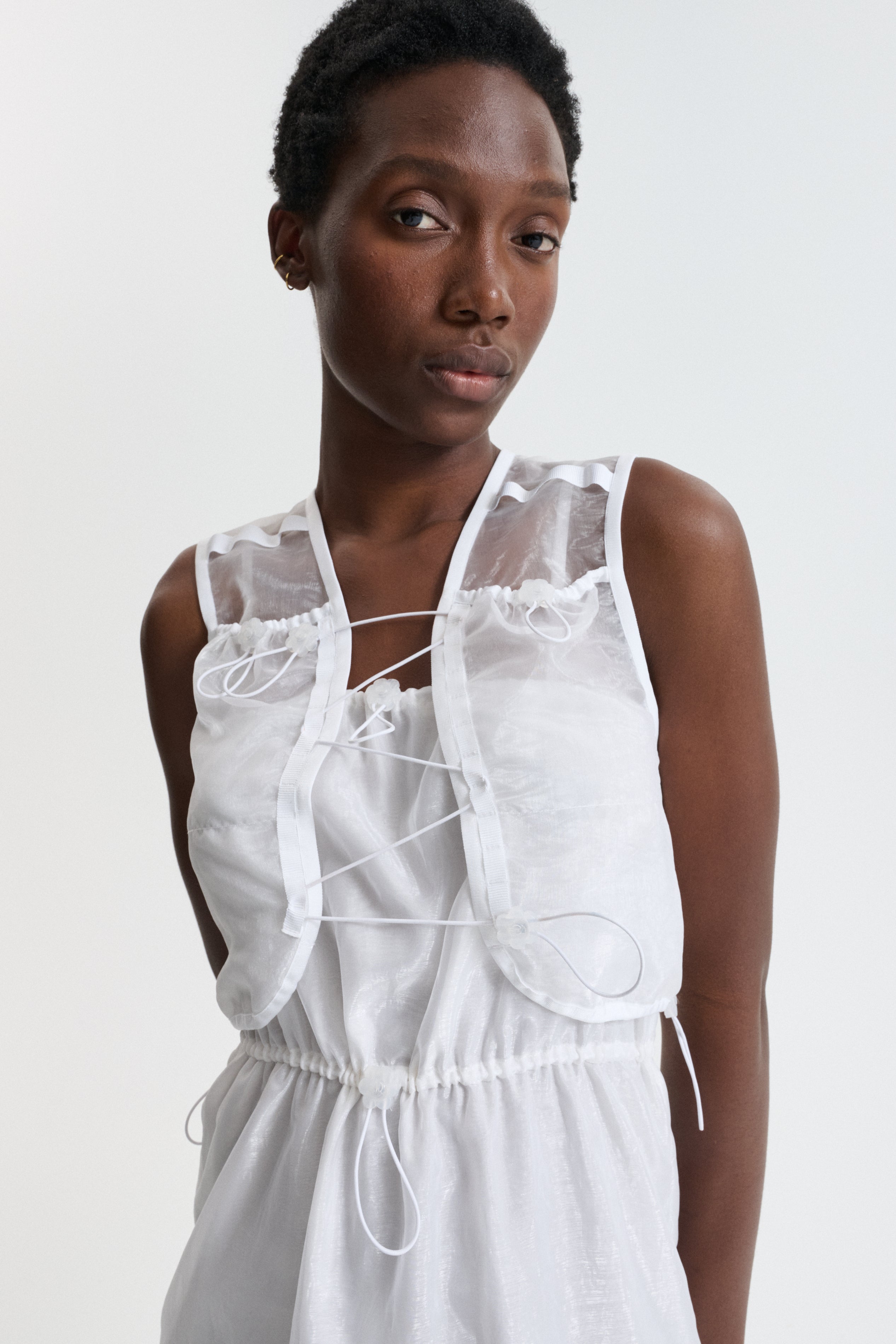 BONA | VEST LIQUID MYRTIA WHITE – Cecilie Bahnsen