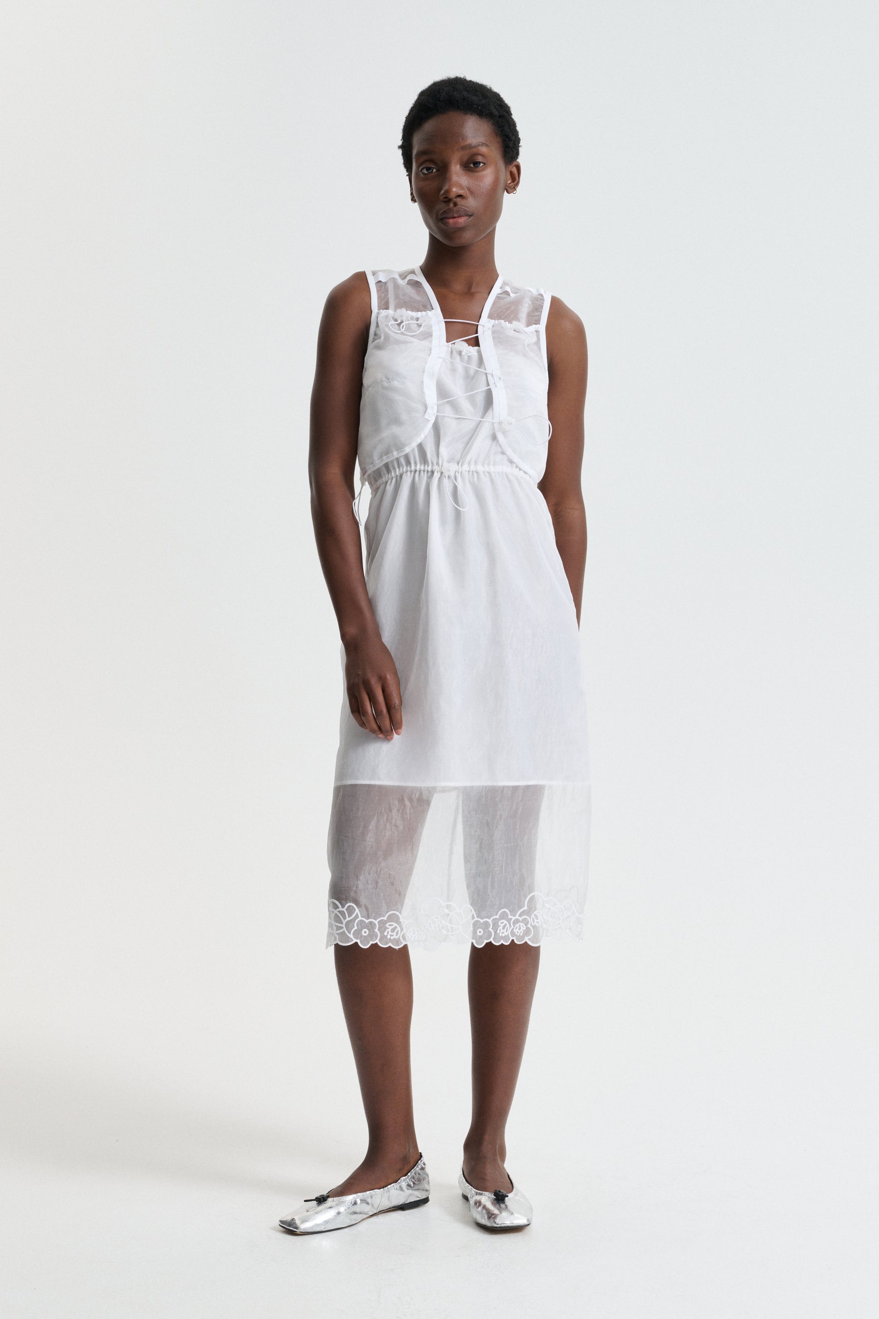 BONA | VEST LIQUID MYRTIA WHITE