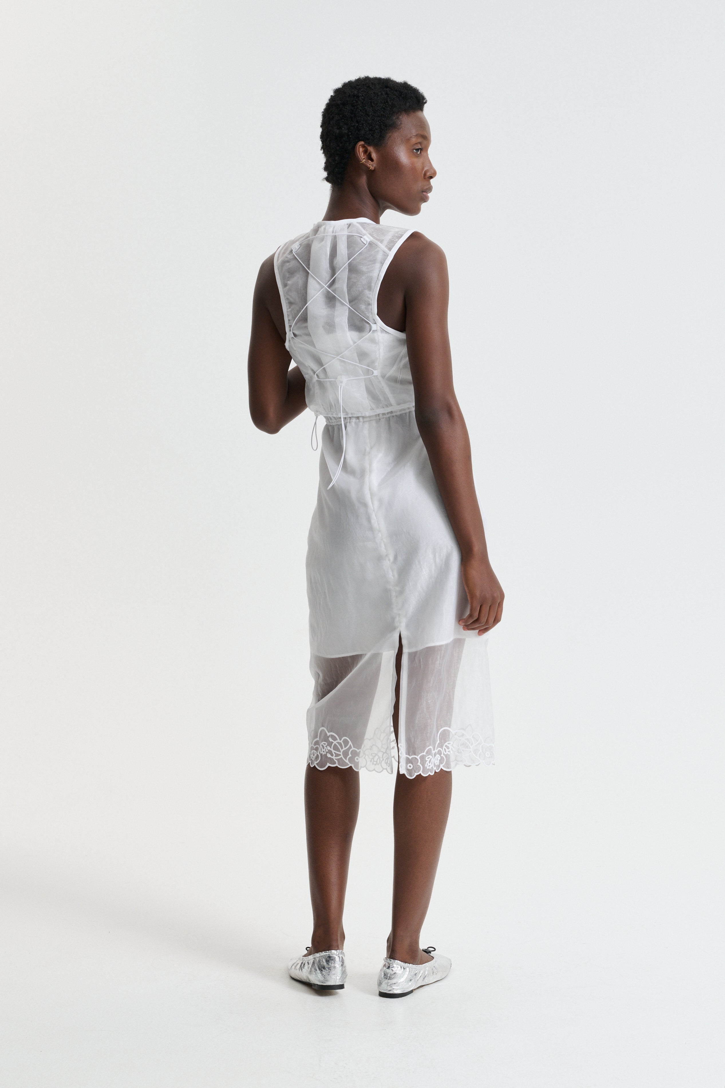 BONA | VEST LIQUID MYRTIA WHITE – Cecilie Bahnsen