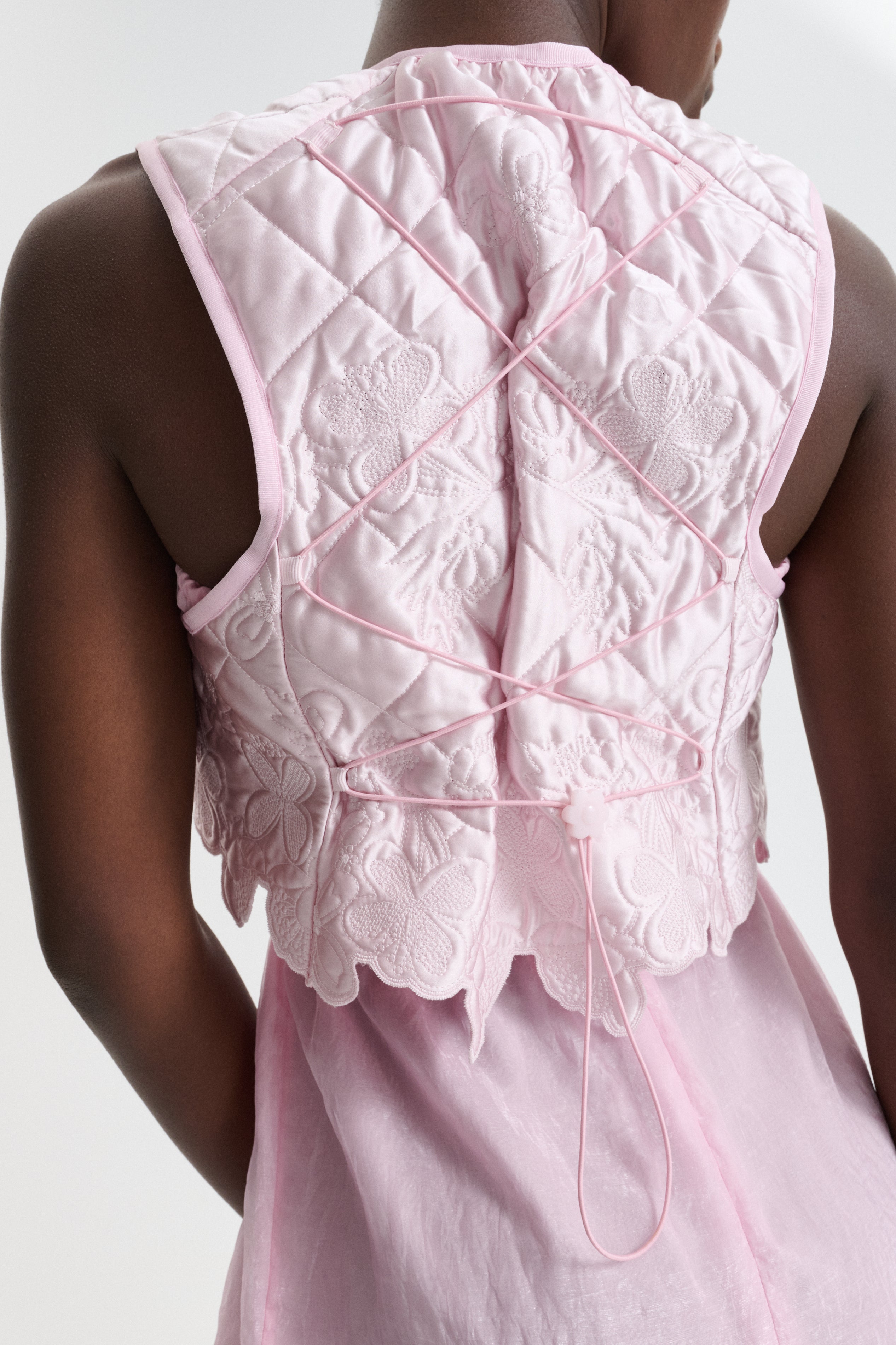 BRENO | VEST EMB SILK QUILT SOFT PINK – Cecilie Bahnsen