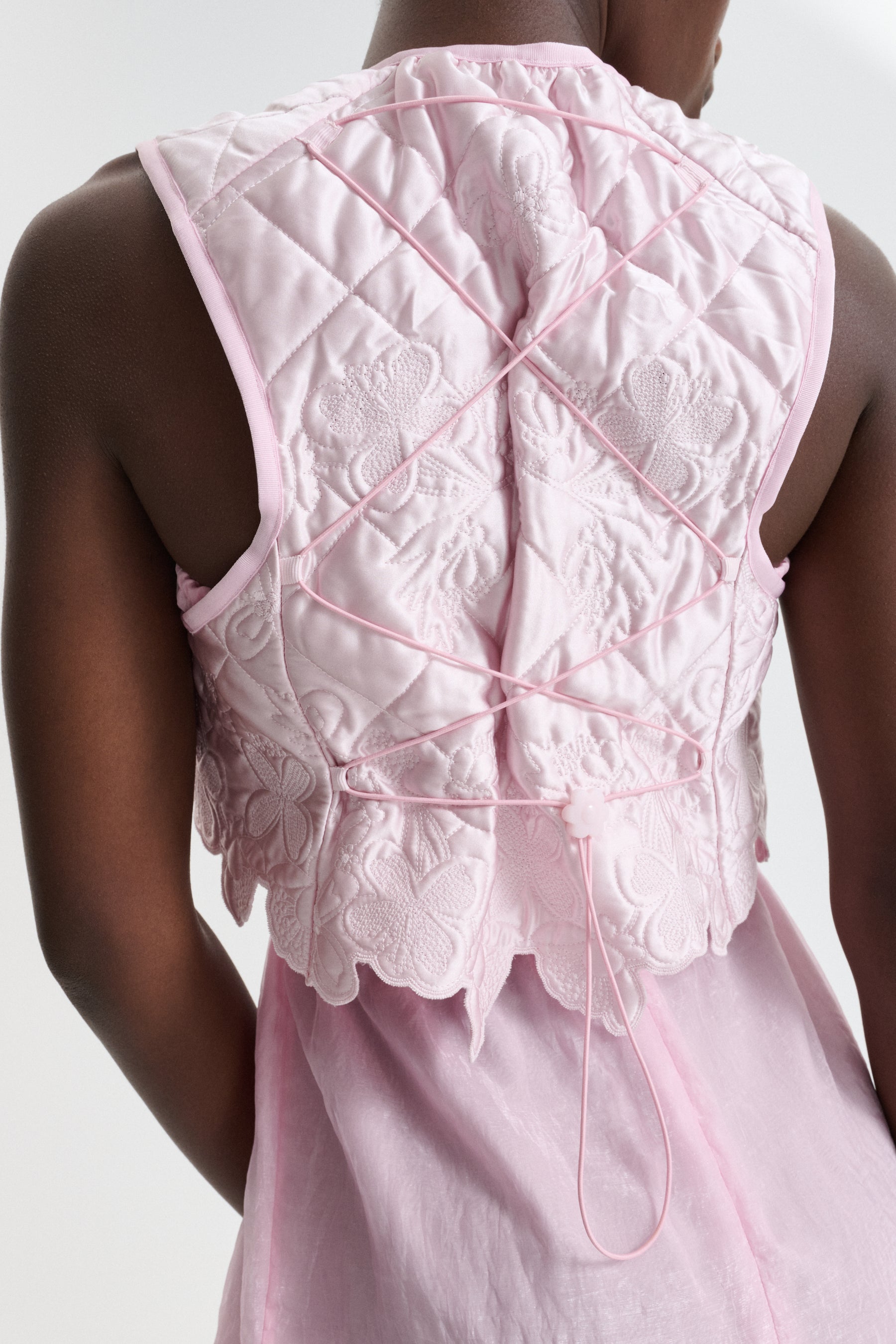 BRENO | VEST EMB SILK QUILT SOFT PINK