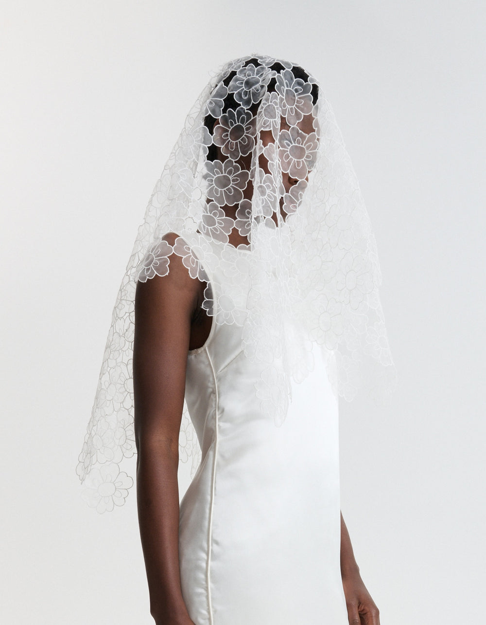 SIGGA | VEIL MAGNOLIA EMBROIDERY | WHITE