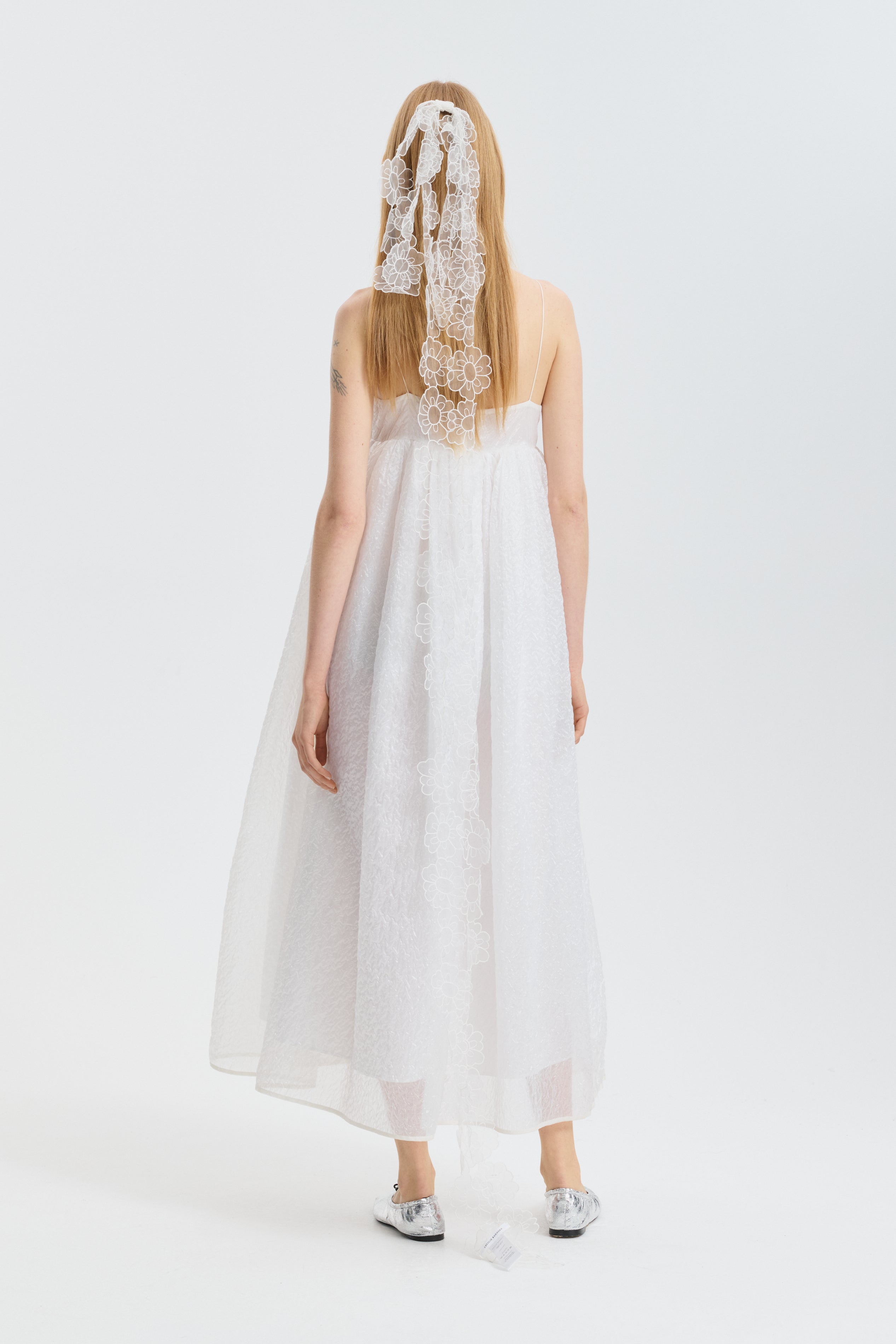 SERA | VEIL MAGNOLIA EMBROIDERY | WHITE