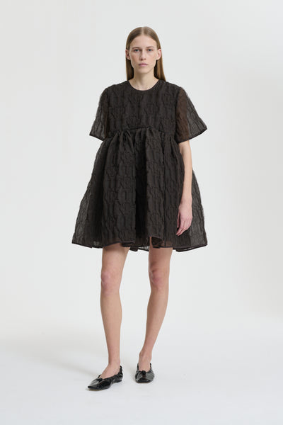 BRITNEY | DRESS AVENS MATELASSÉ SOIL BROWN
