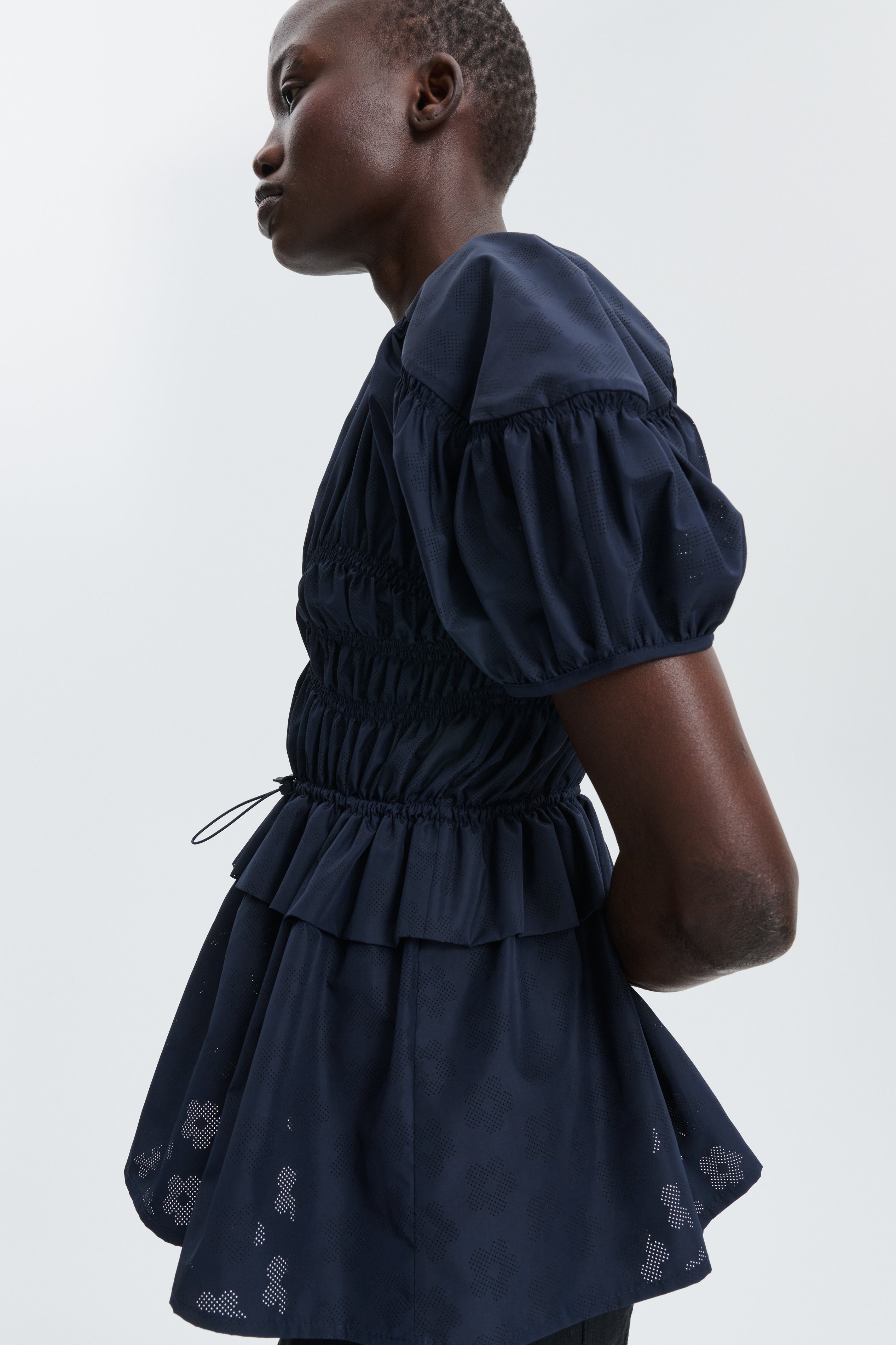 CBBROOKLYN | TOP PERFORATE WINDFLOWER NAVY