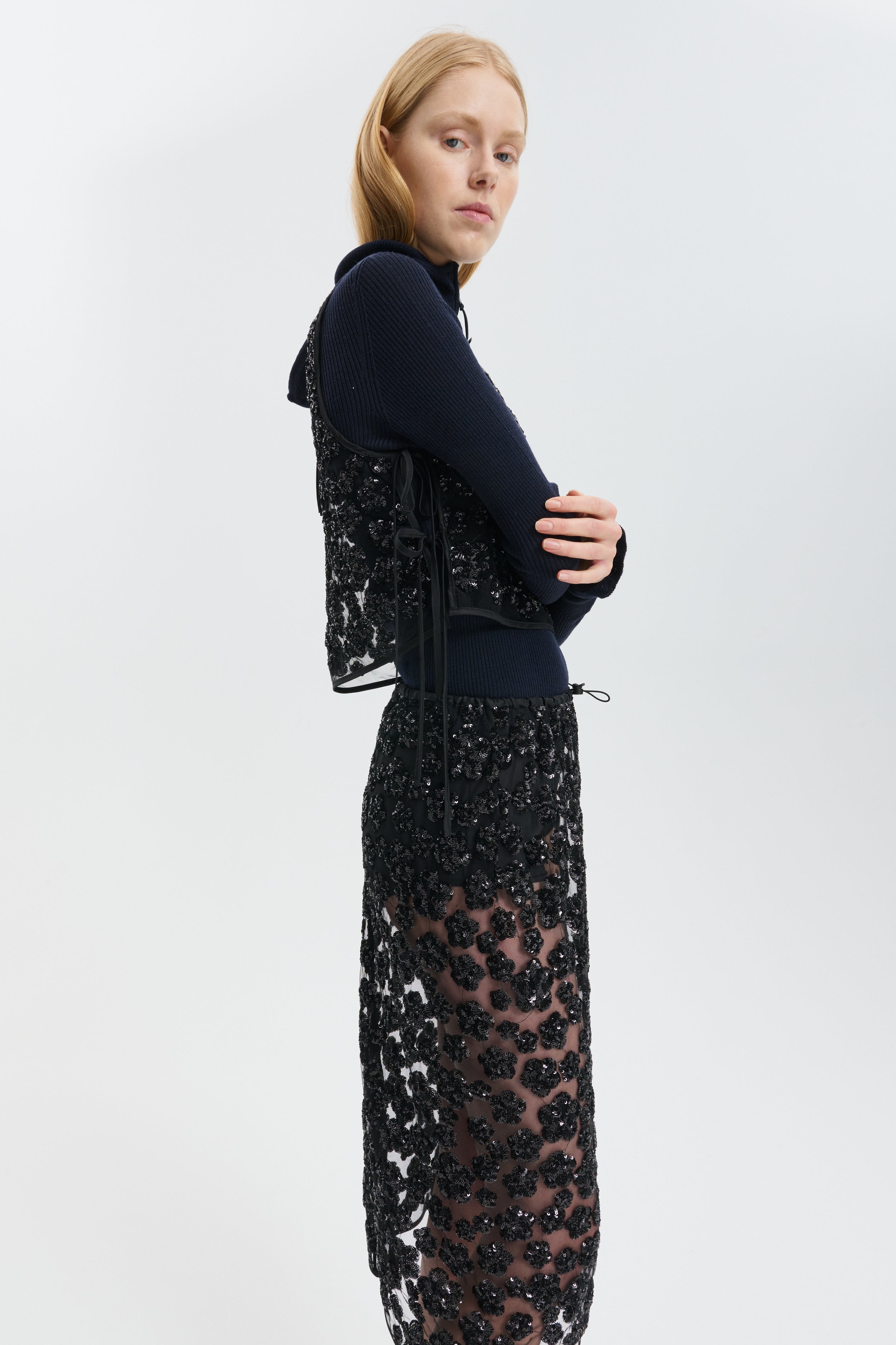 CBFEEBA | TOP UME FLORAL SEQUINS BLACK