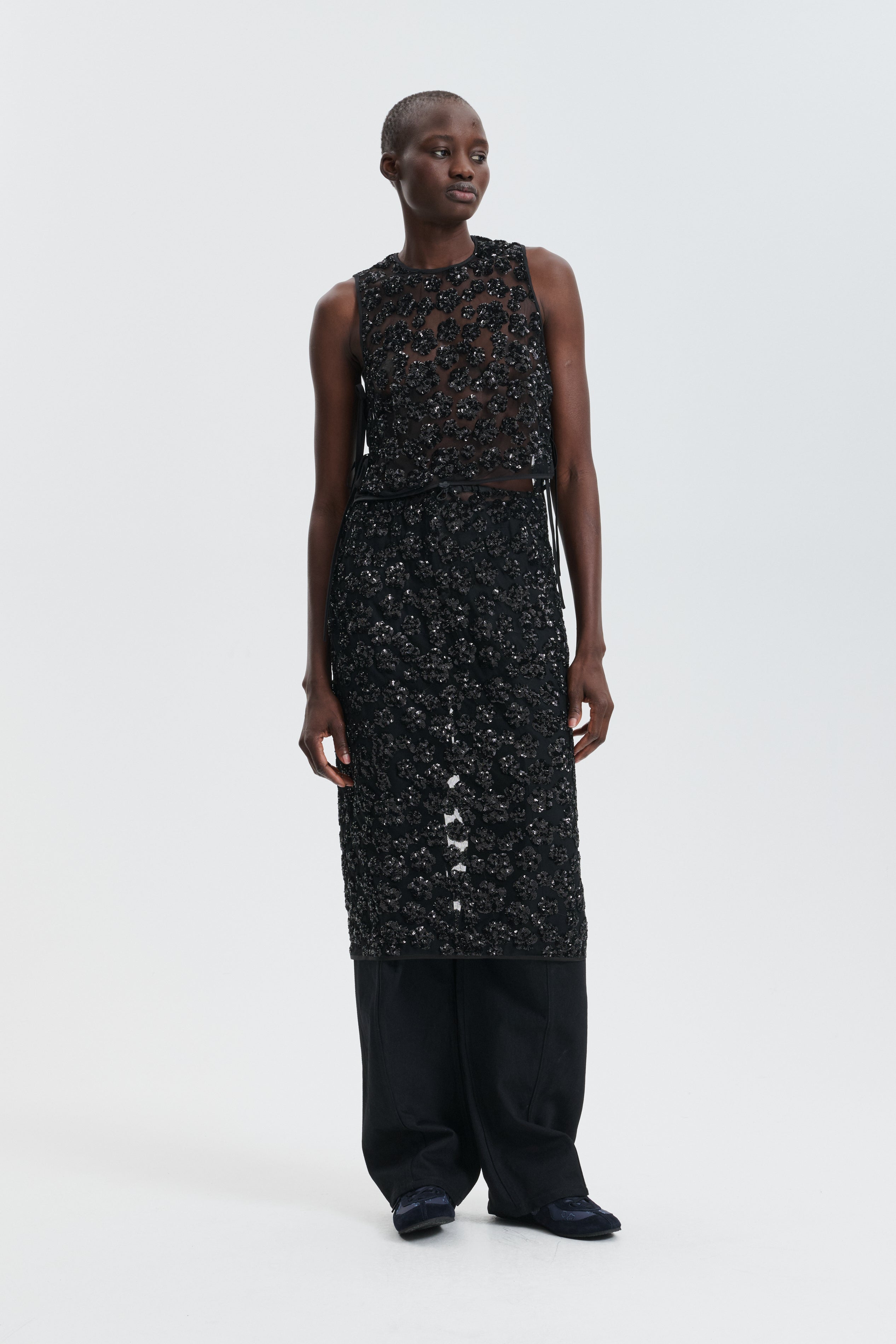 CBFEEBA | TOP UME FLORAL SEQUINS BLACK