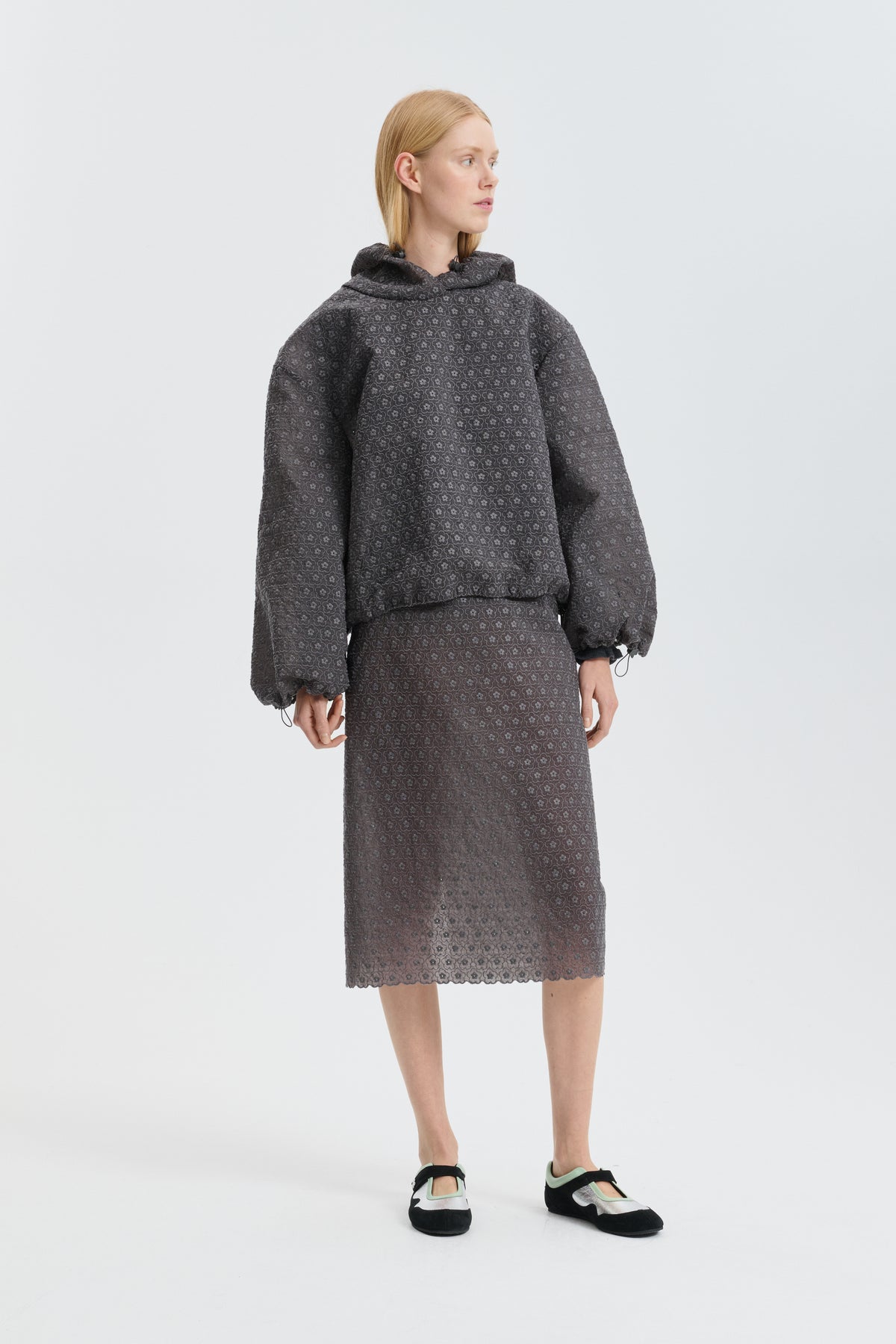 CBSHILA | HOODIE MEADOW EMBROIDERY GREY