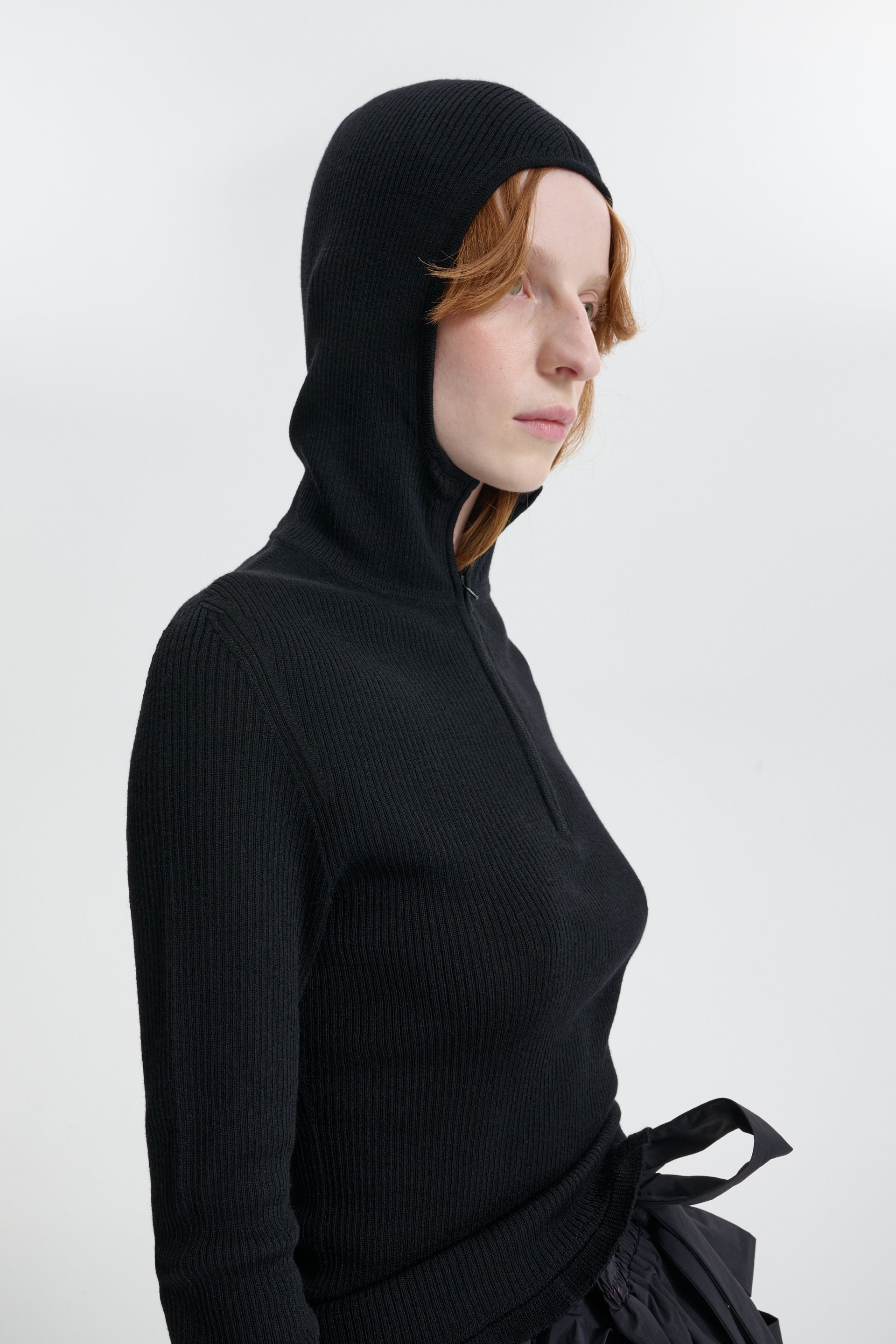 CBBELMA | HOODIE SUMMER MERINO KNIT BLACK