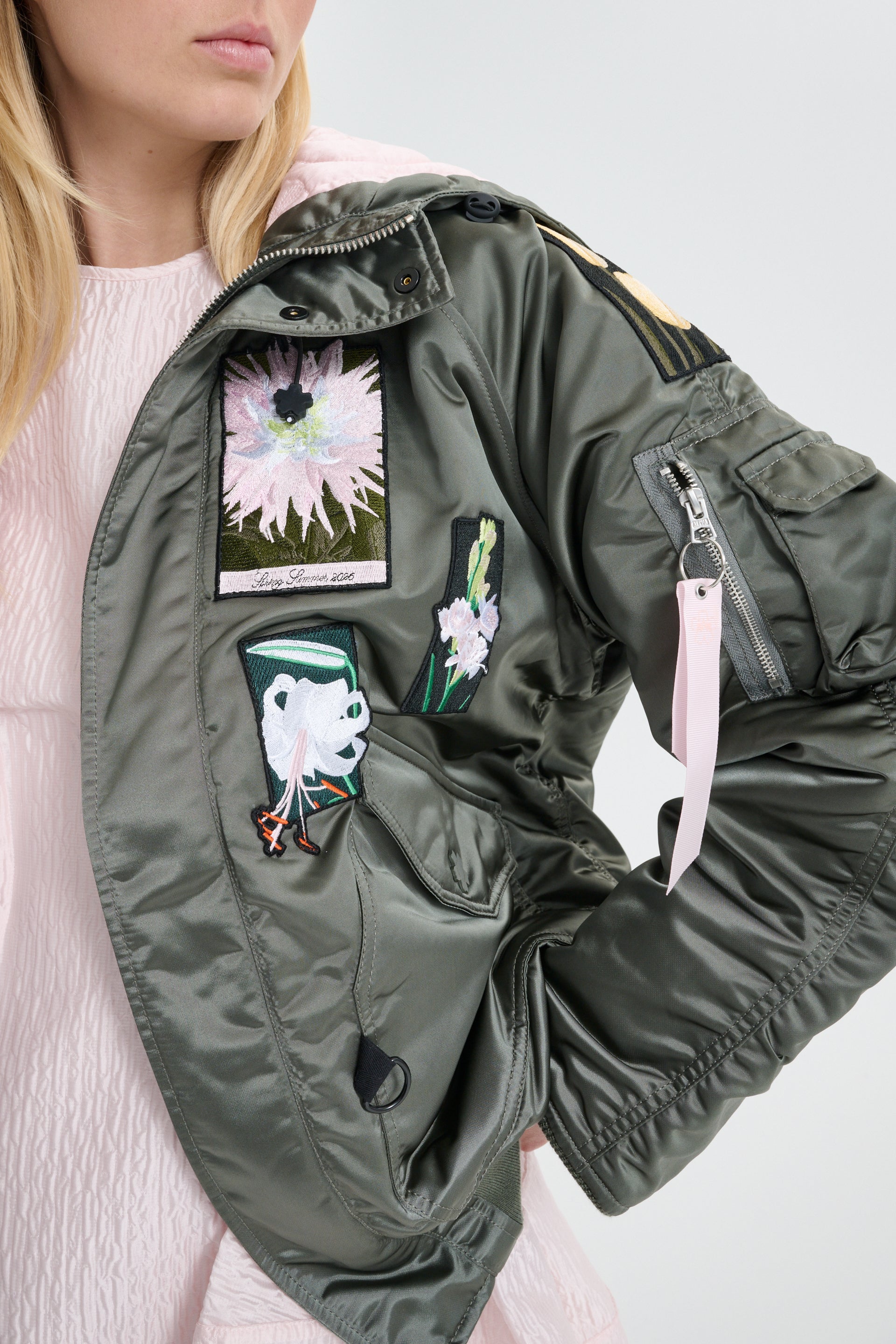 MOUSSY SHIRRING OVER NYLON ブルゾン KHA カーキ MOUSSY | SHIRRING OVER NYLON ブルゾン (ブルゾン ) |SHEL'TTER WEBSTORE