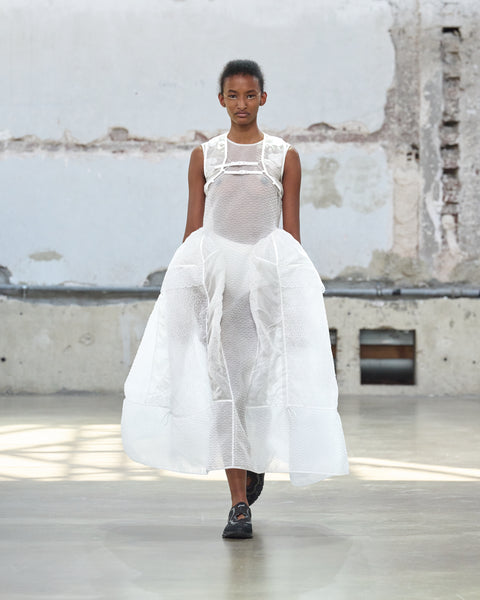 cecilie bahnsen white dress Cbduana TC26_W Crafted with adjustable shoulder Color:navy/cream Step into your fairytale