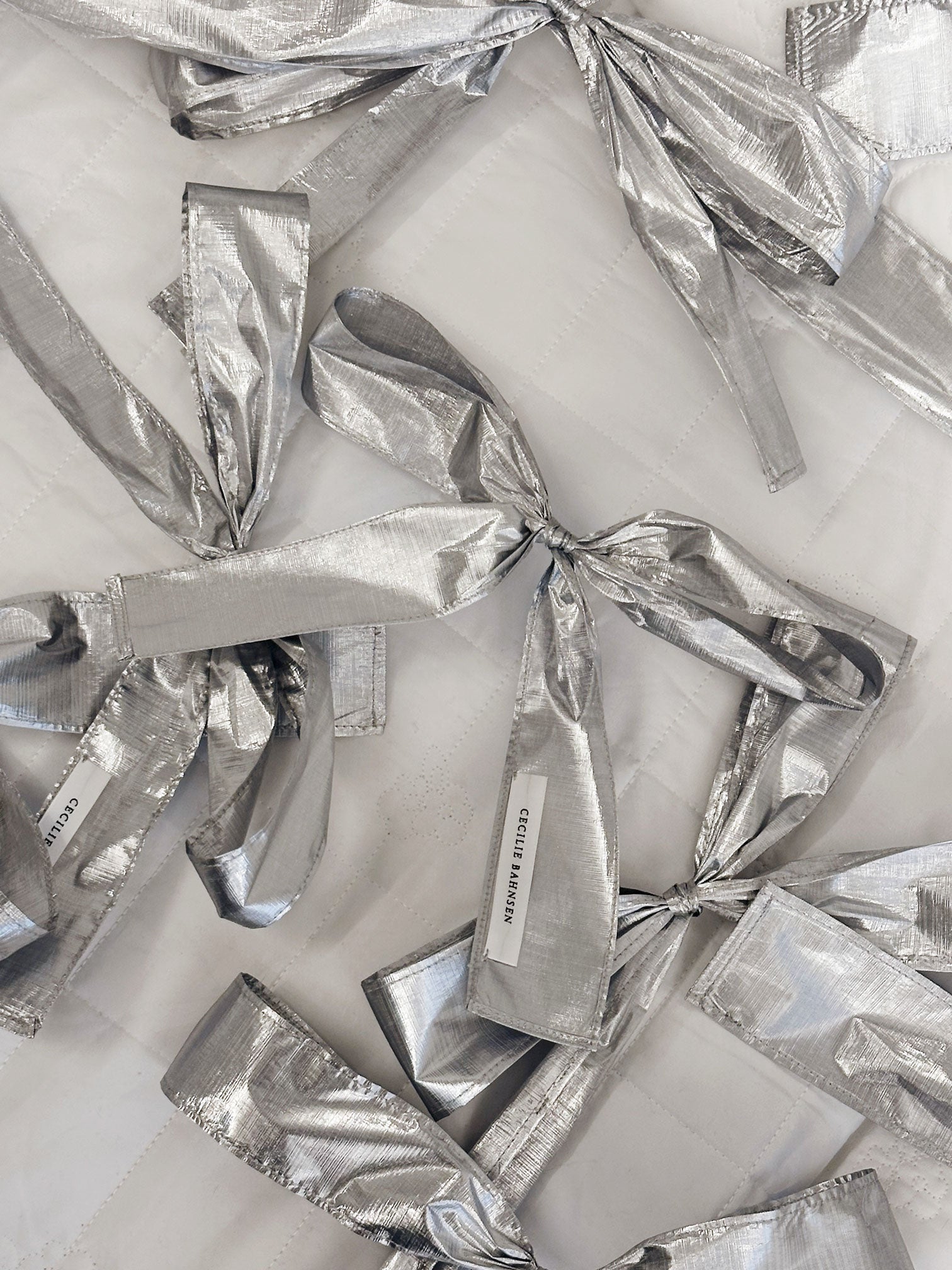 SILVER | HAIR BOW COSMOS TAFFETA SILVER