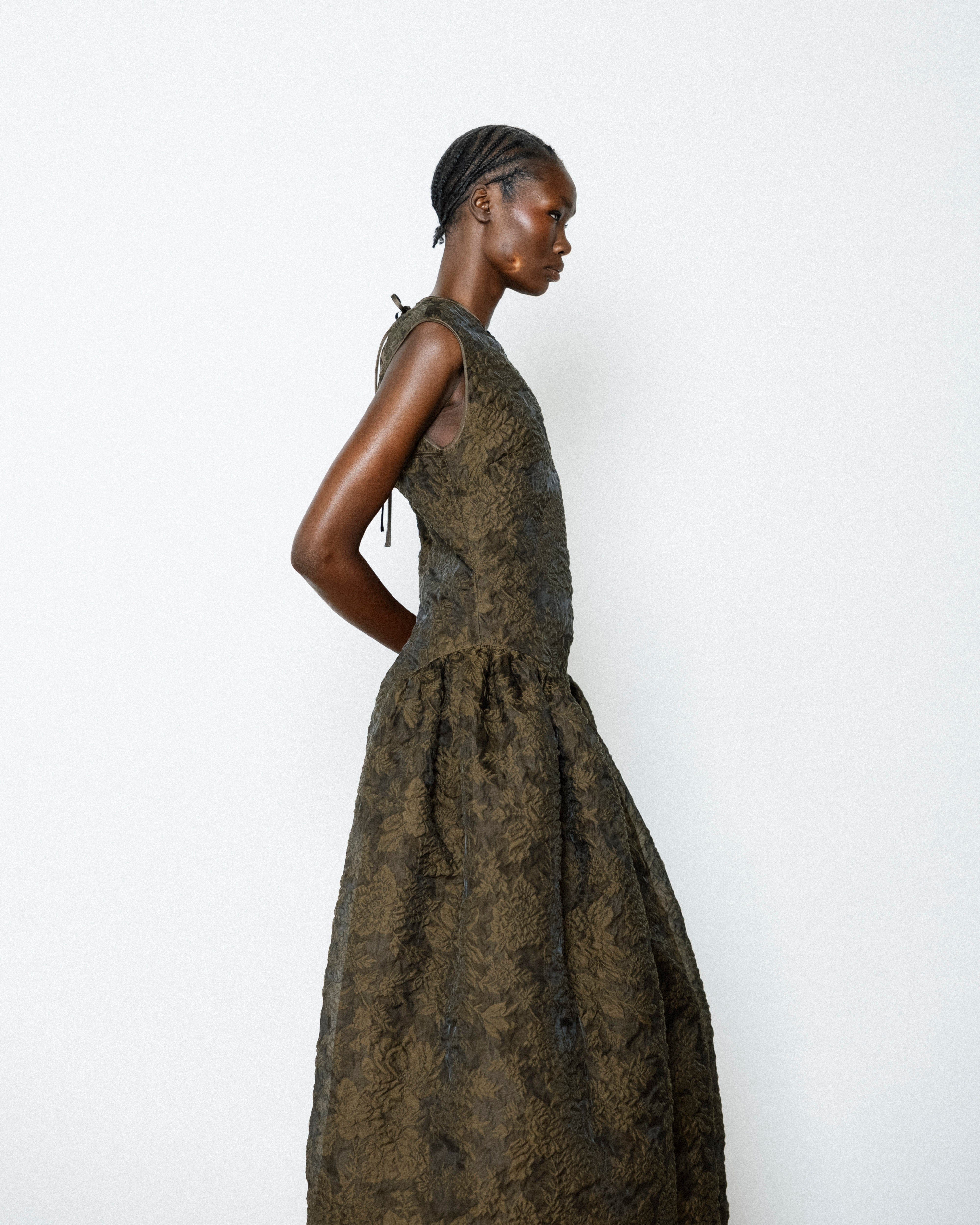 GINE | DRESS POSY MATELASSÉ BROWN – Cecilie Bahnsen