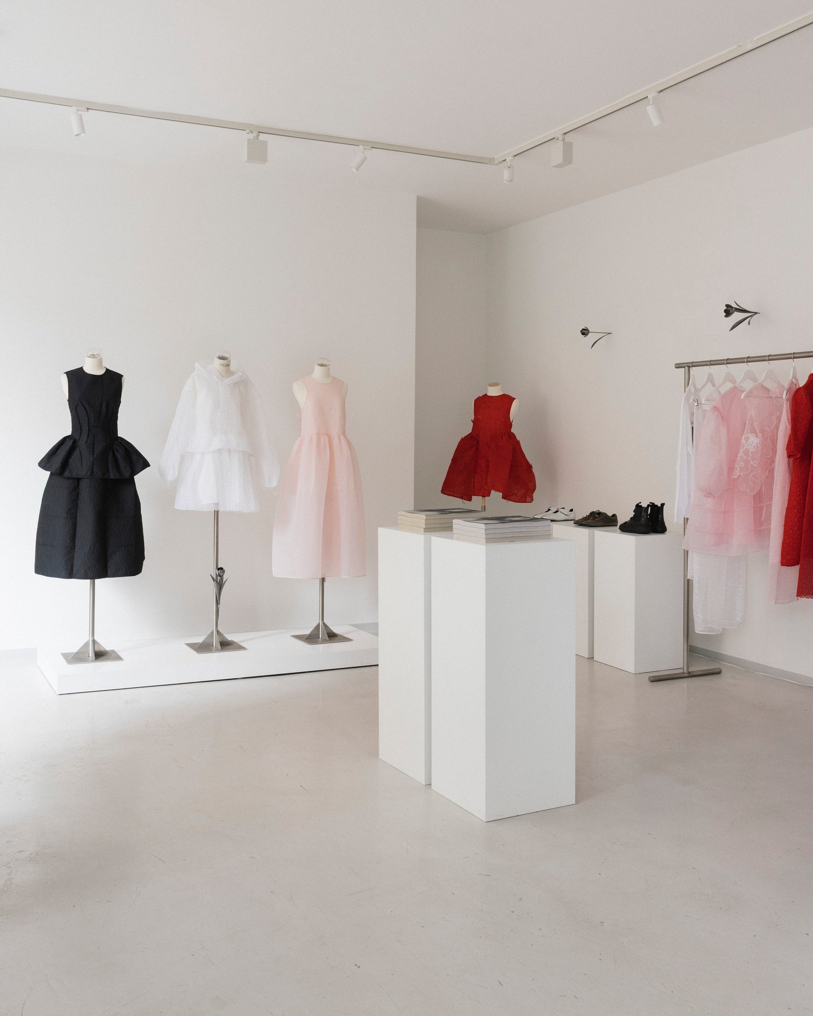 cecilie bahnsenリボン付ベスト。ブラック Cecilie Bahnsen