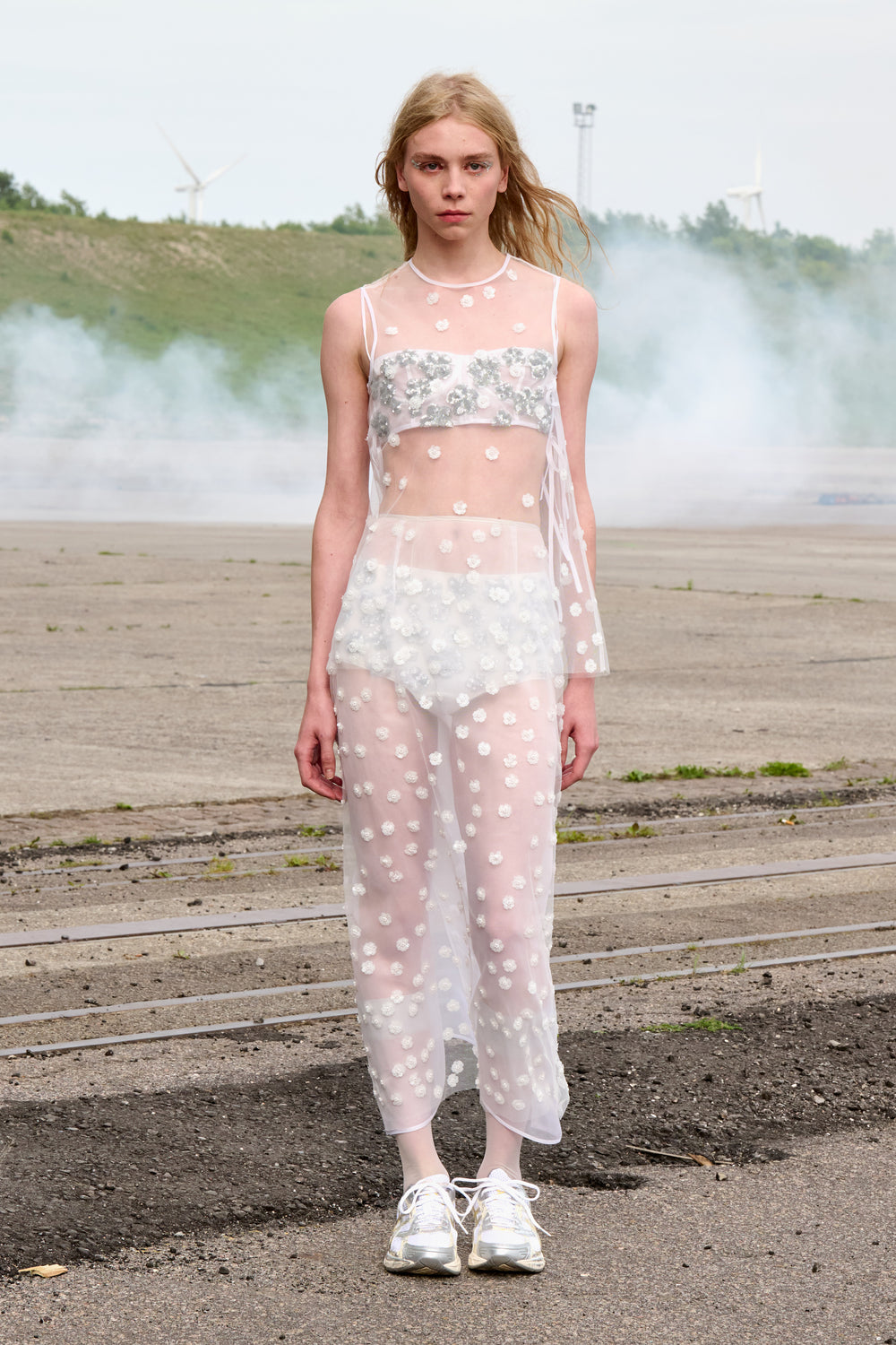 UTANIA & GUS | CO-ORD SET SEQUIN BLOSSOM TULLE WHITE - LOOK 2