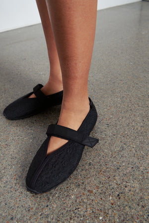 AMY | BALLERINA ELVIA MATELASSÉ BLACK